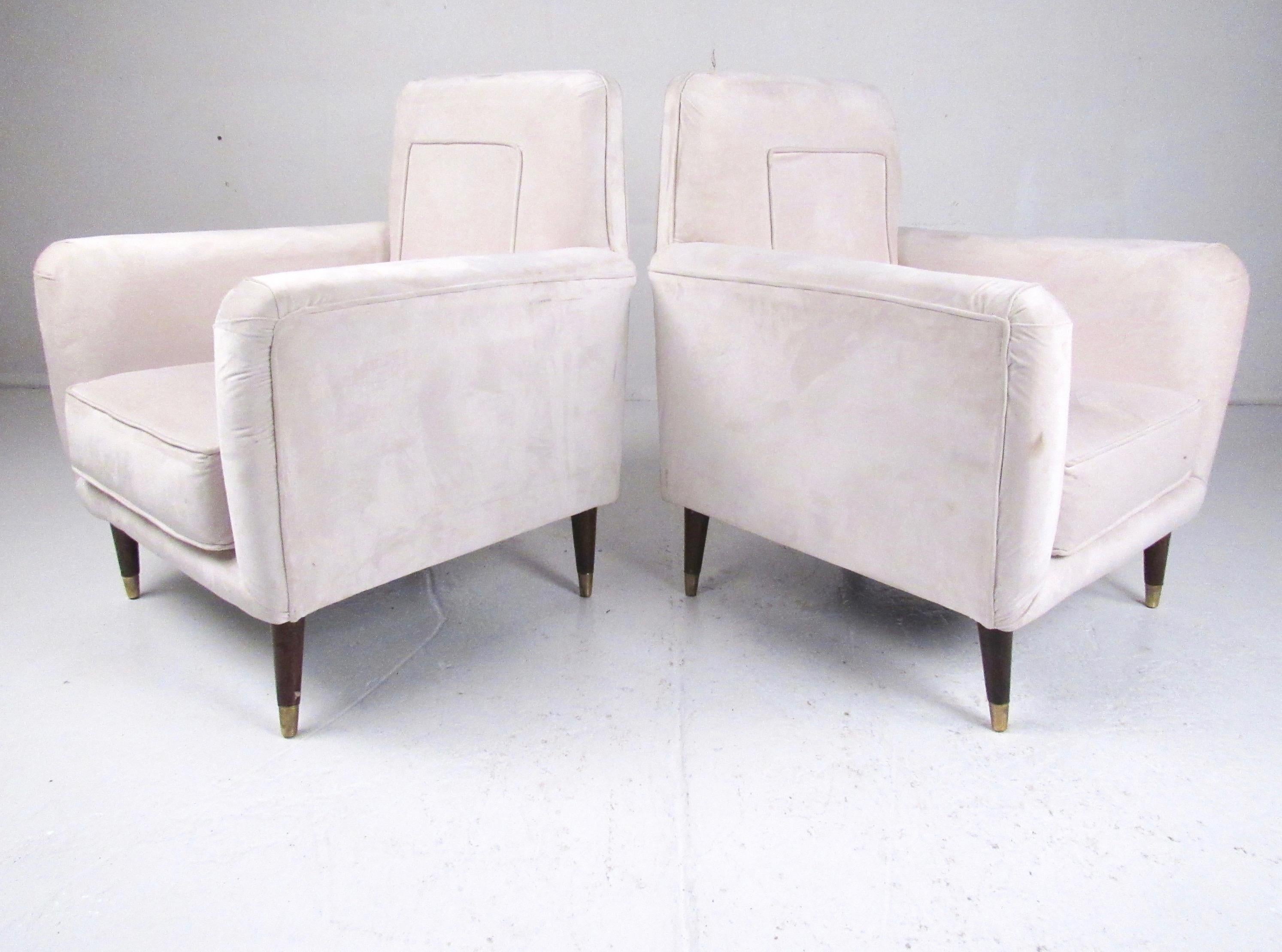 Mid-Century Modern Pair of Italian Modern Upholstered Armchairs  For Sale