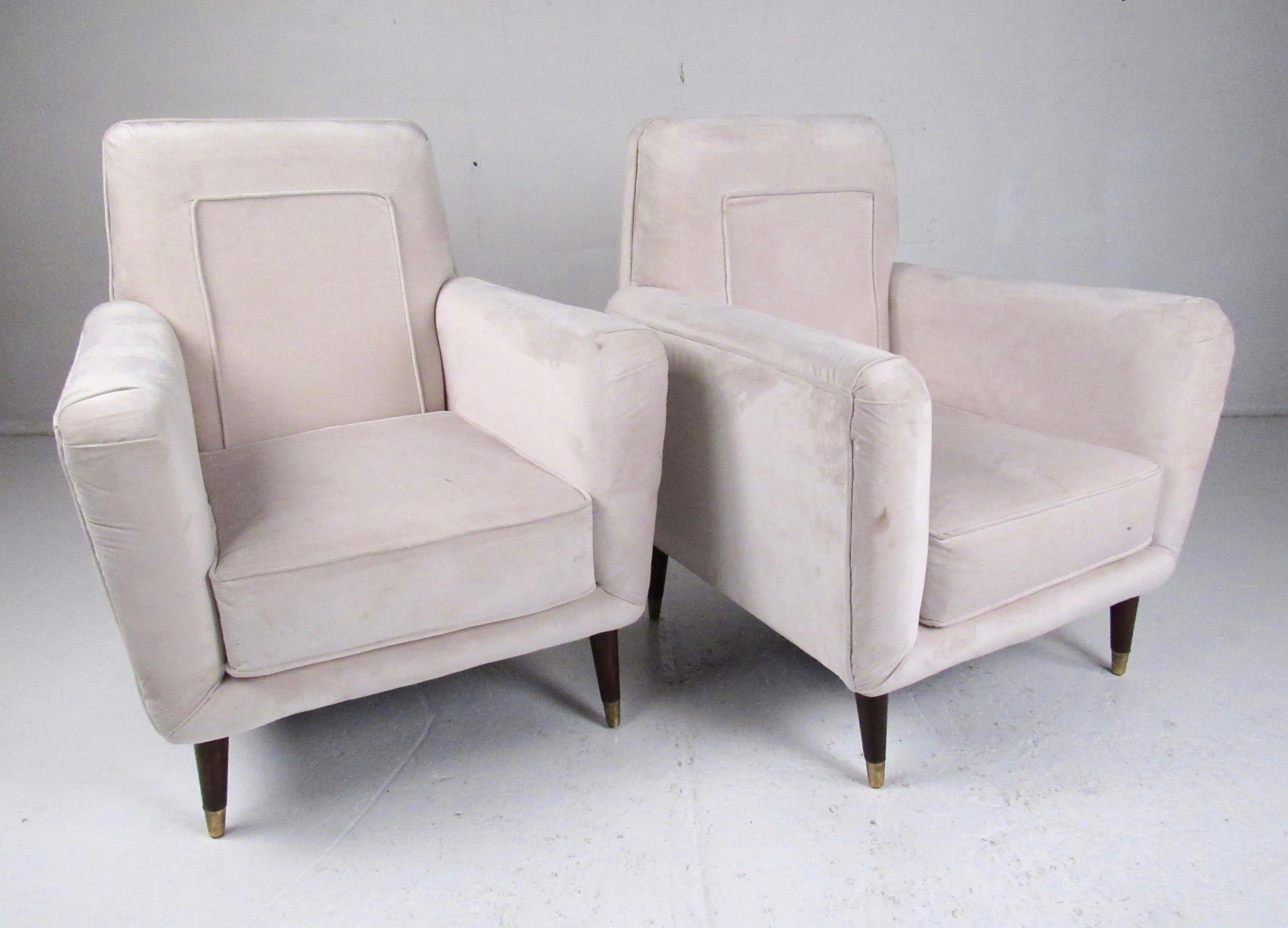 20th Century Pair of Italian Modern Upholstered Armchairs  For Sale