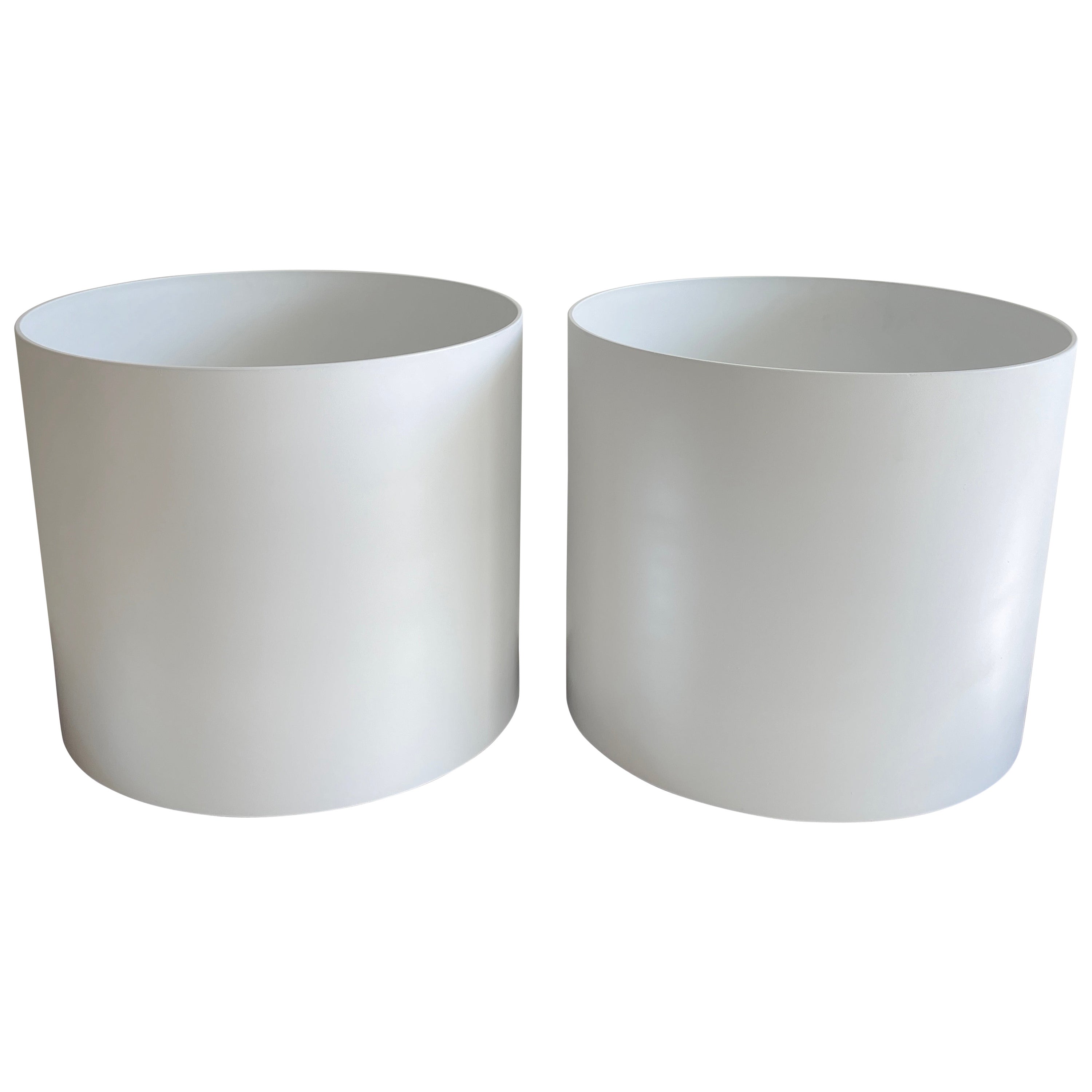 Pair of Italian Modern White Lacquered Fiberglas Planters
