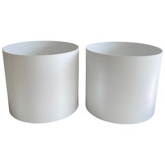 Paire de jardinières modernes italiennes en fibre de verre laquée blanche