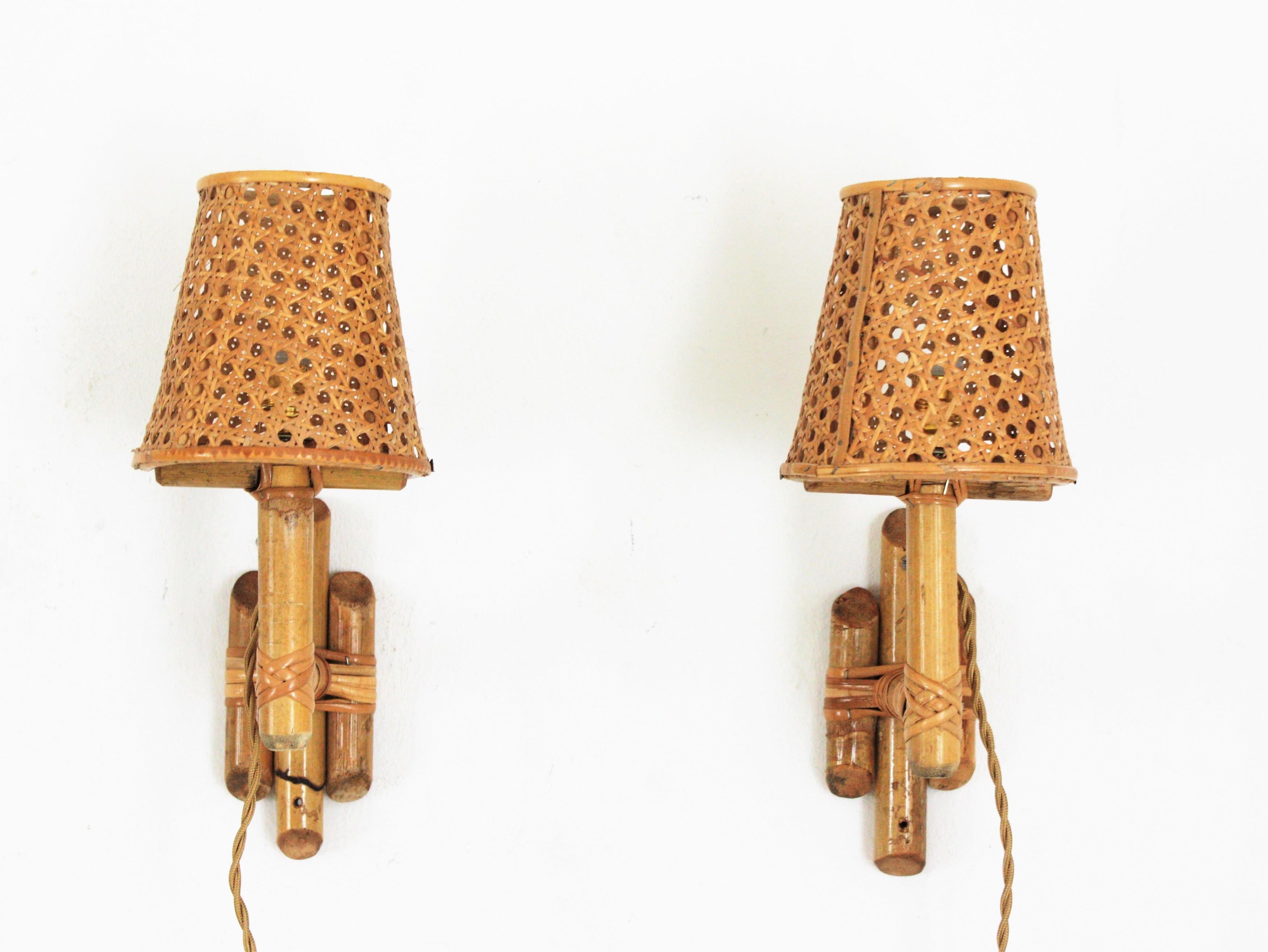Mid-Century Modern Pair of Italian Modern Woven Wicker Rattan and Bamboo Wall Lights with Shades For Sale