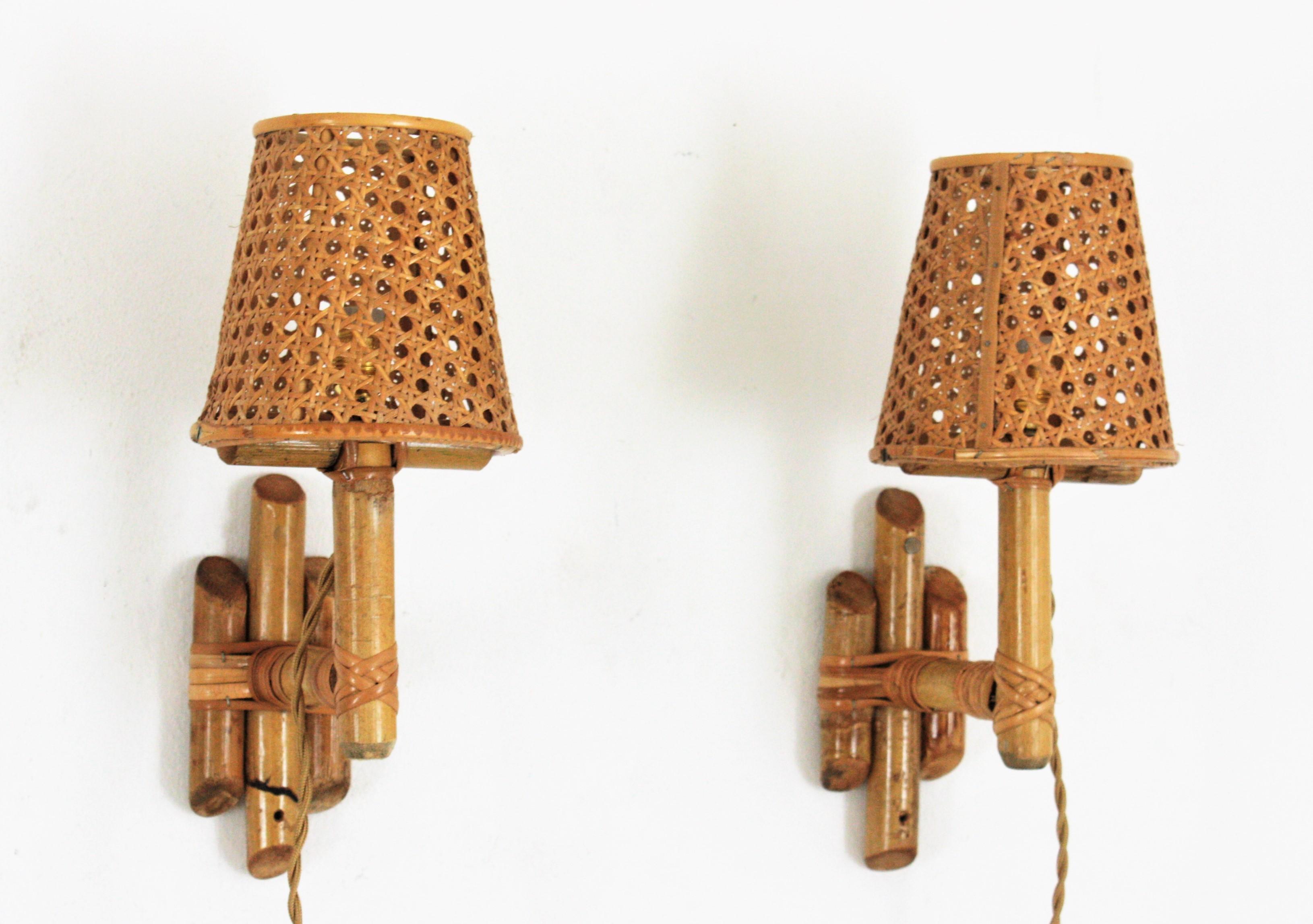 Hand-Crafted Pair of Italian Modern Woven Wicker Rattan and Bamboo Wall Lights with Shades For Sale
