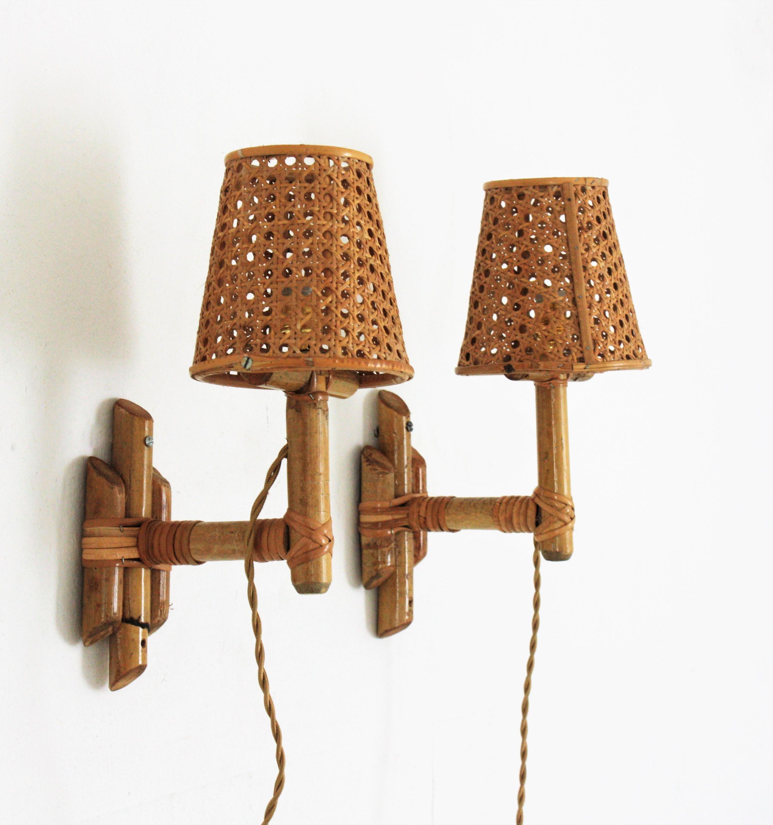 Hand-Crafted Pair of Italian Modern Woven Wicker Rattan and Bamboo Wall Lights with Shades For Sale