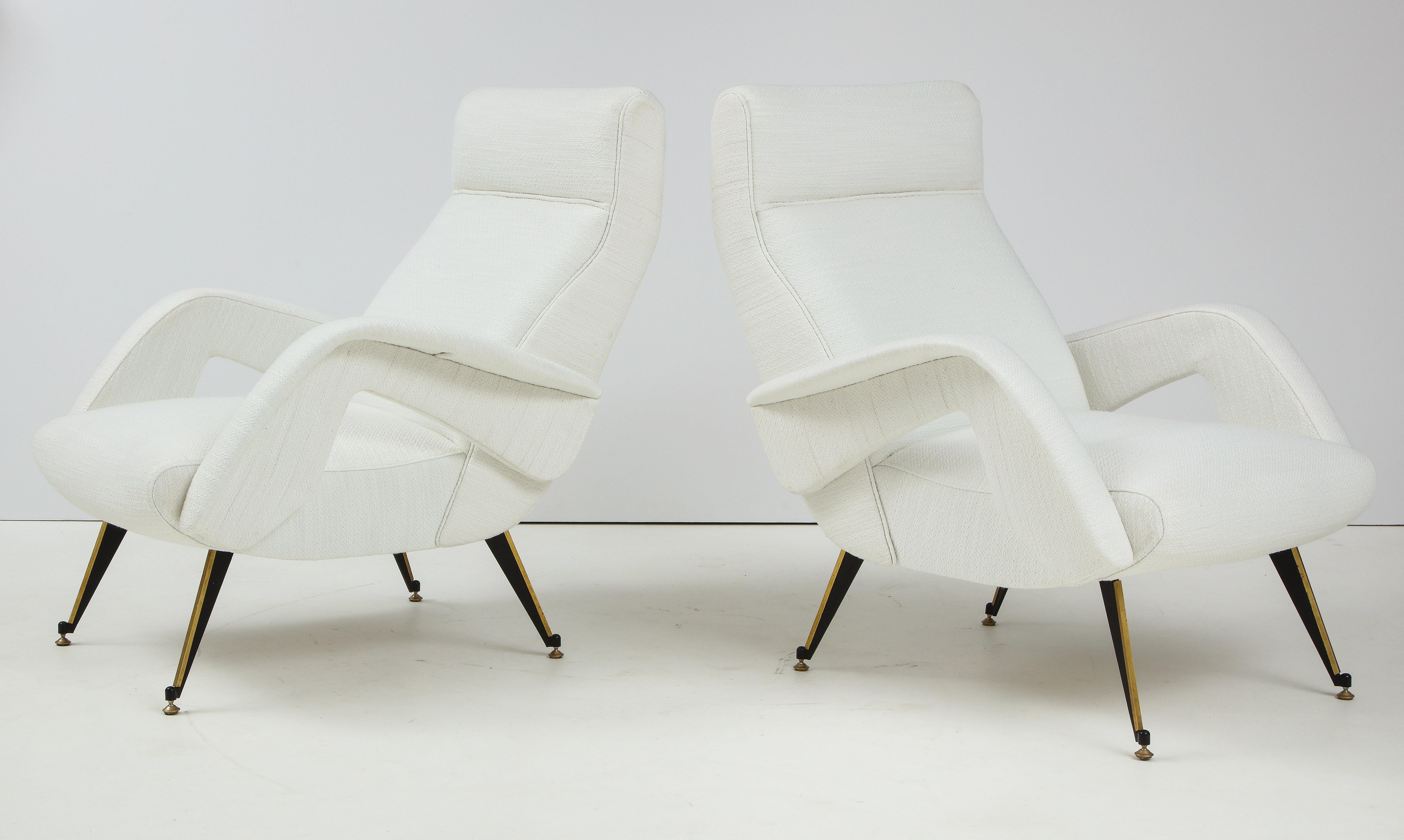Pair of Italian Modernist 1960's Sculptural Armchairs In Good Condition In New York, NY
