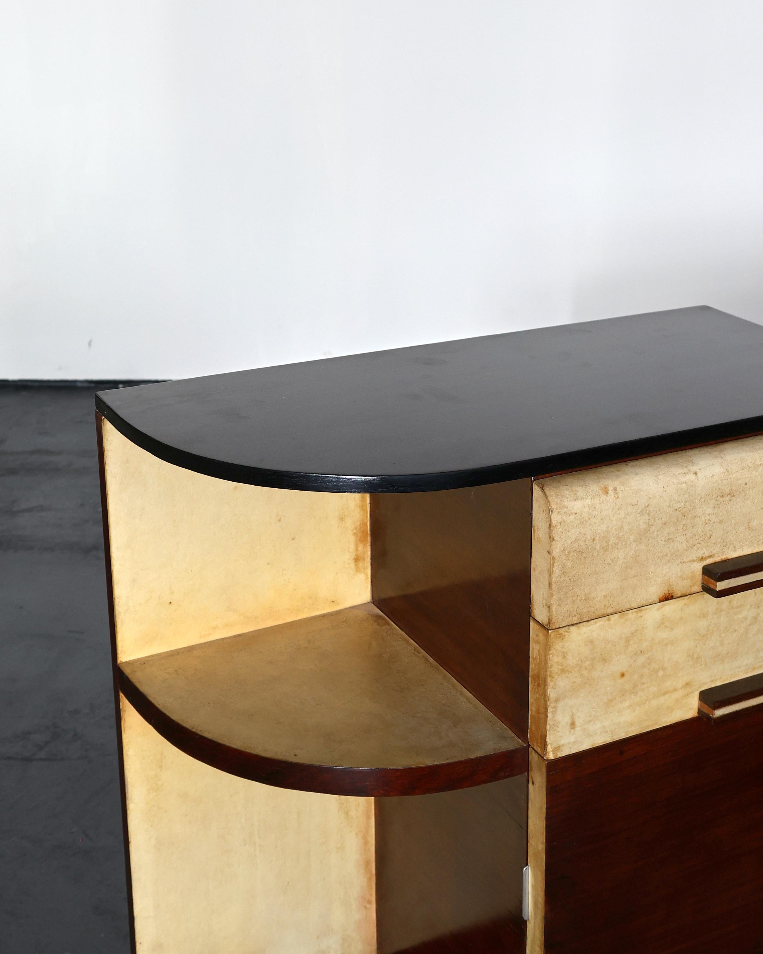 Pair of Italian Modernist C.1940s Vellum Bedsides For Sale 6