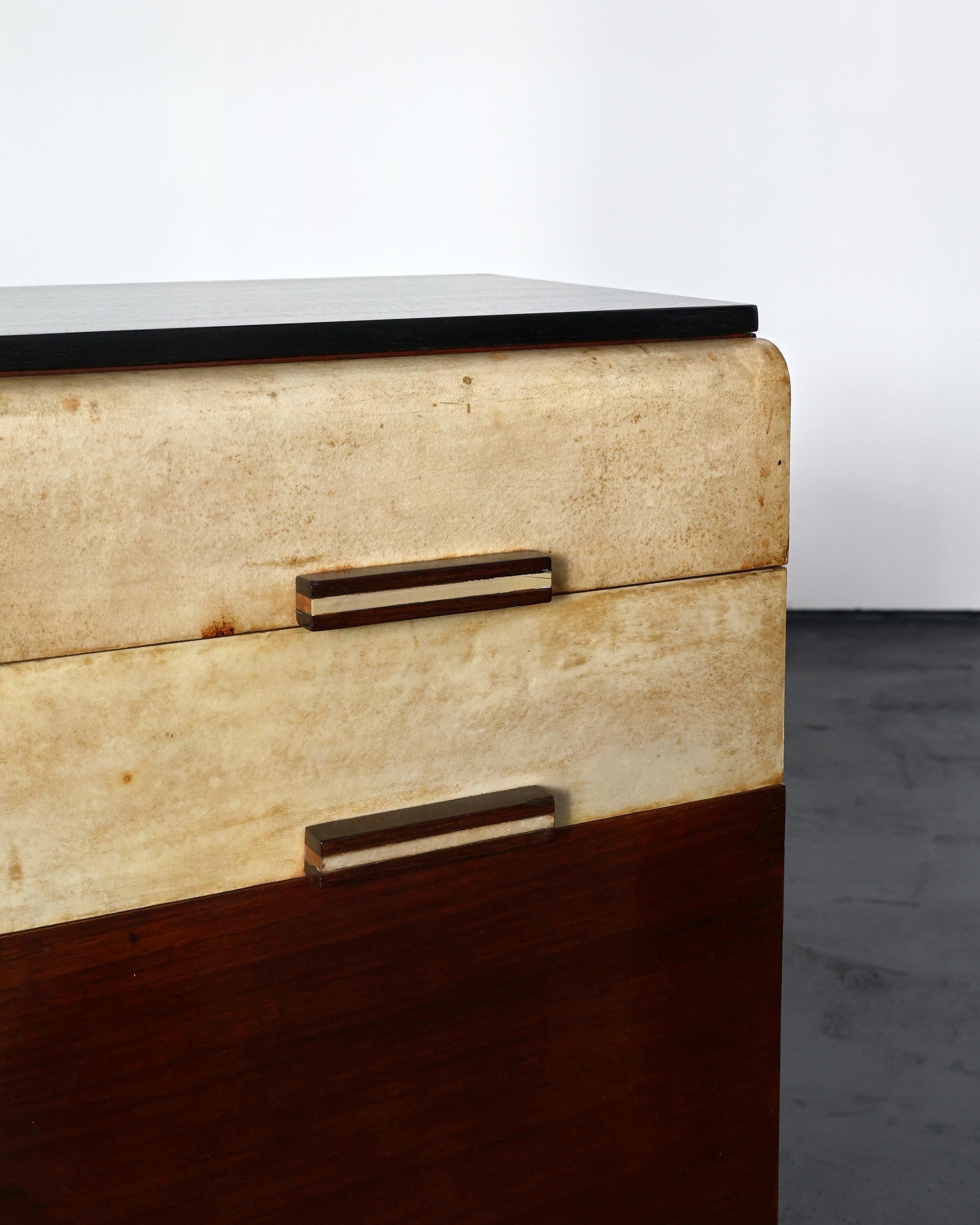 Pair of Italian Modernist C.1940s Vellum Bedsides For Sale 8