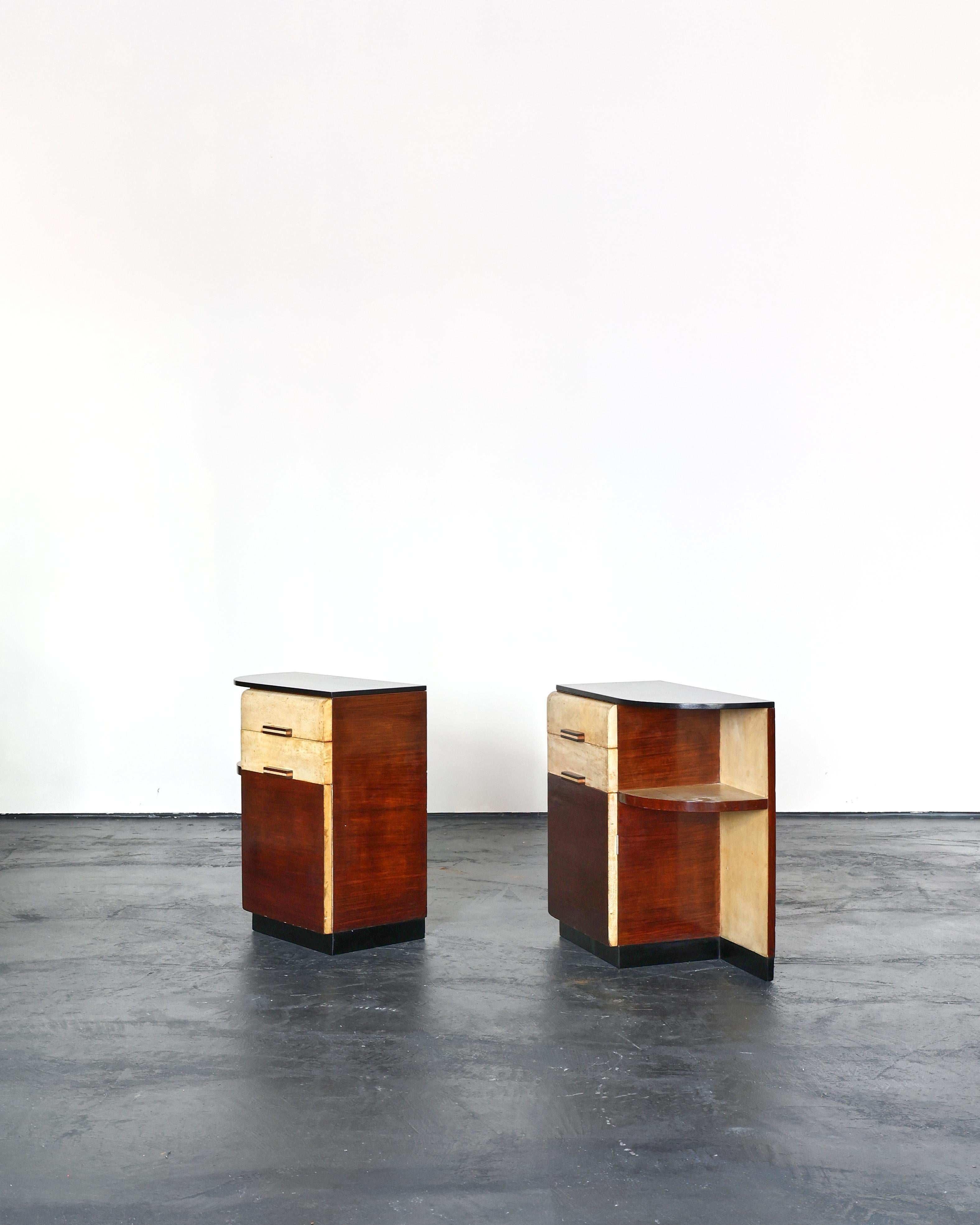 Pair of Italian Modernist C.1940s Vellum Bedsides For Sale 2