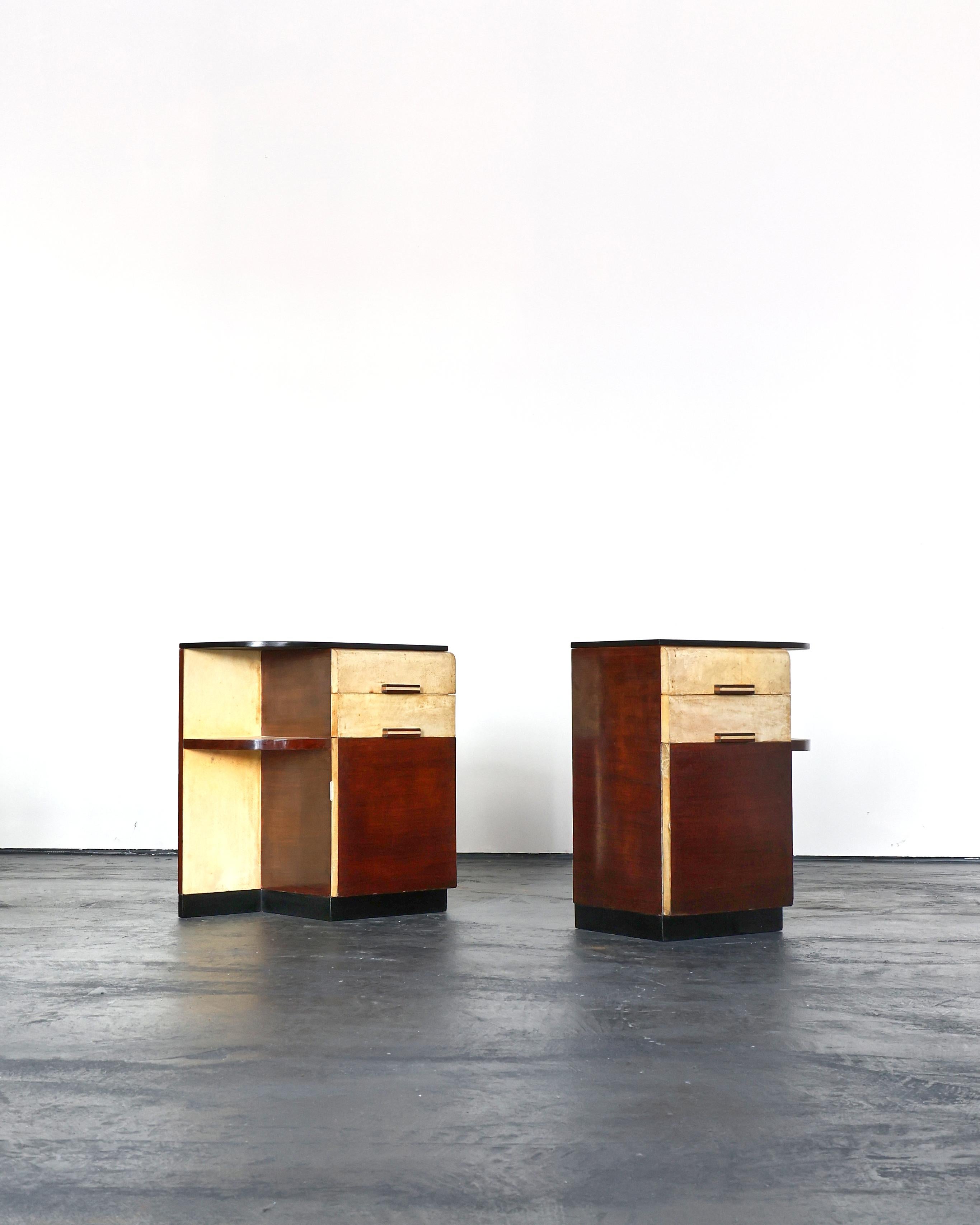 Pair of Italian Modernist C.1940s Vellum Bedsides For Sale 4