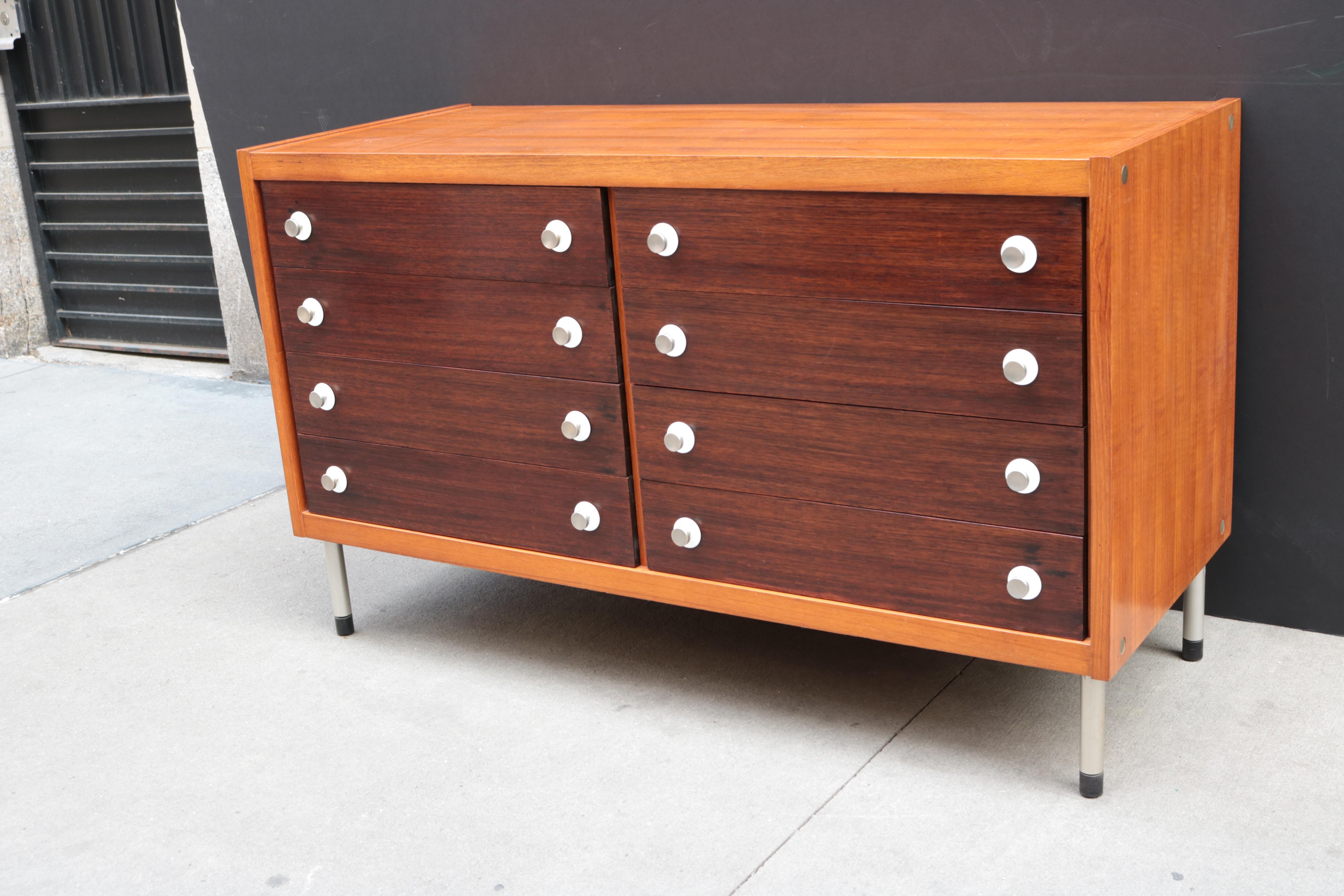 Pair of Italian Modernist Chest of Drawers For Sale 6