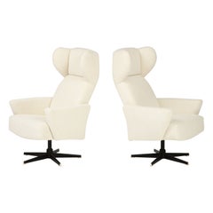 Pair of Italian Modernist High-Back Swivel Chairs, Italy, circa 1960