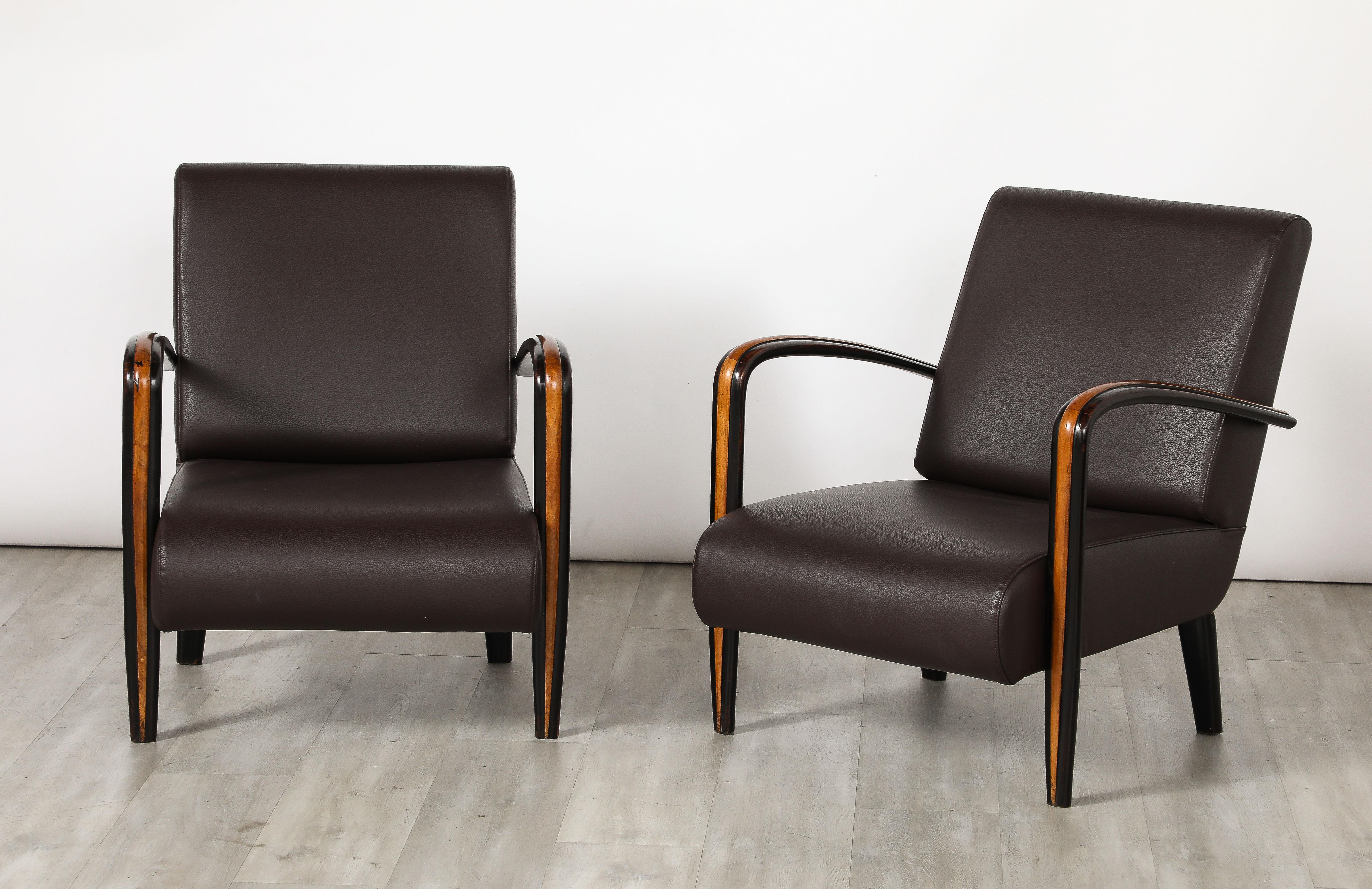 Pair of Italian Modernist Lounge Chairs, Italy, circa 1940 In Good Condition For Sale In New York, NY
