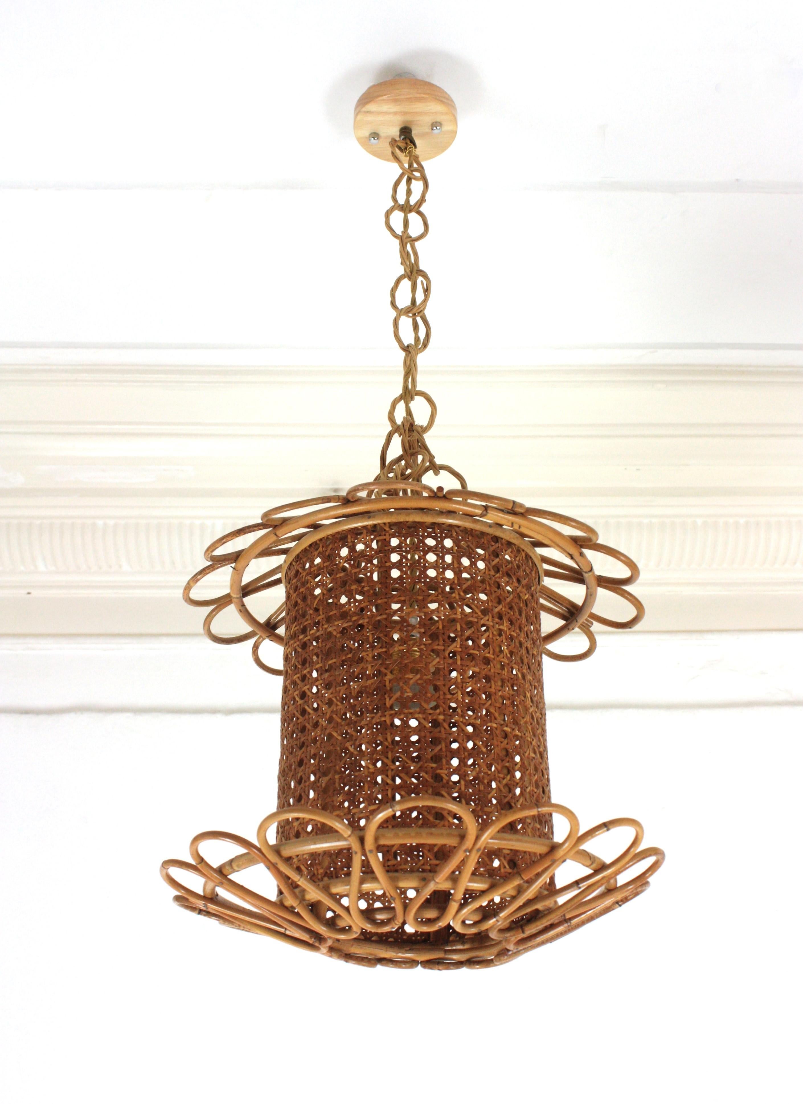 Zwei italienische modernistische Rattan- und Korbgeflecht-Hängelampen aus Draht (Gewebt) im Angebot