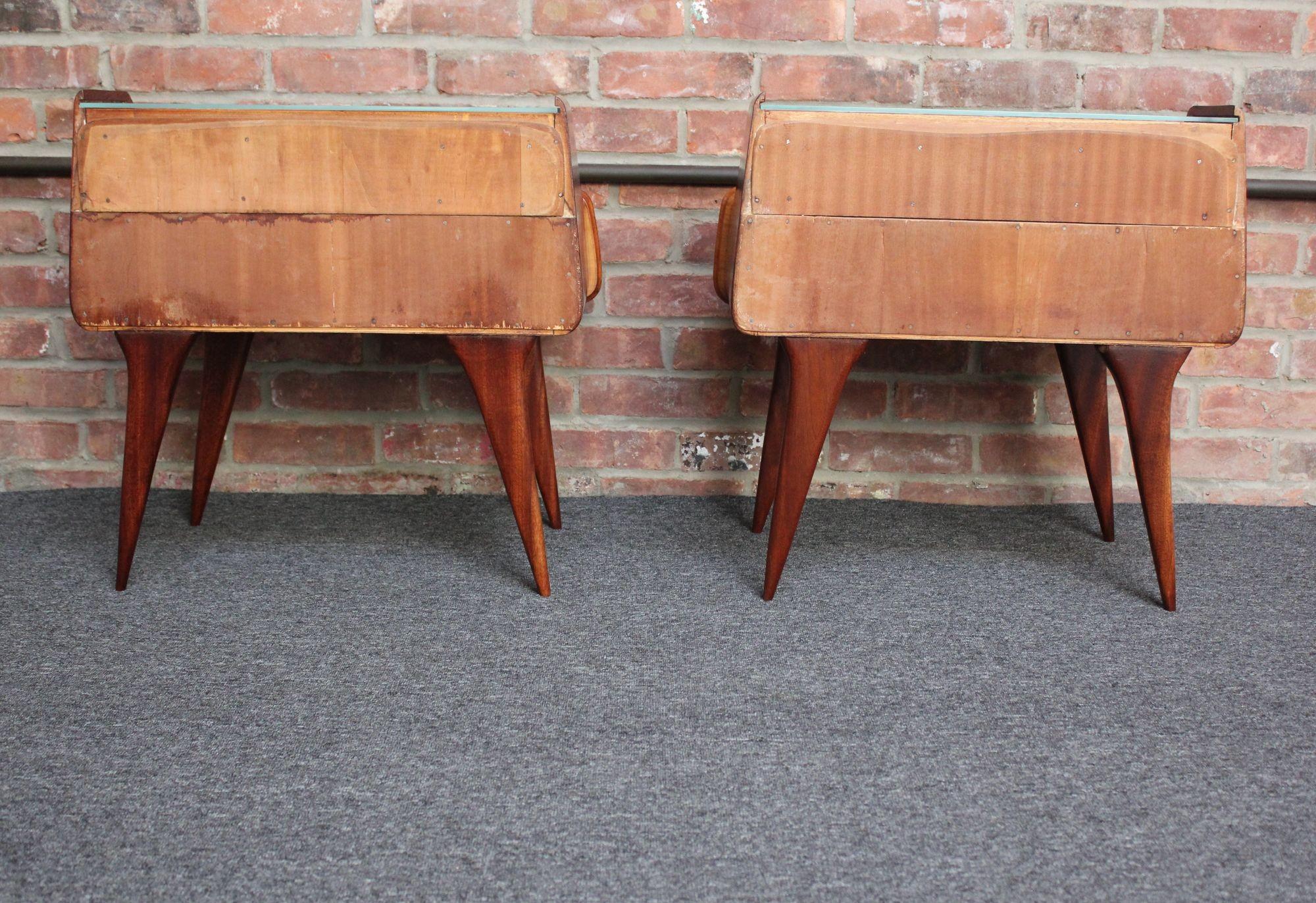 Pair of Italian Modernist Rosewood Single-Drawer Nightstands/Bedside Tables For Sale 1