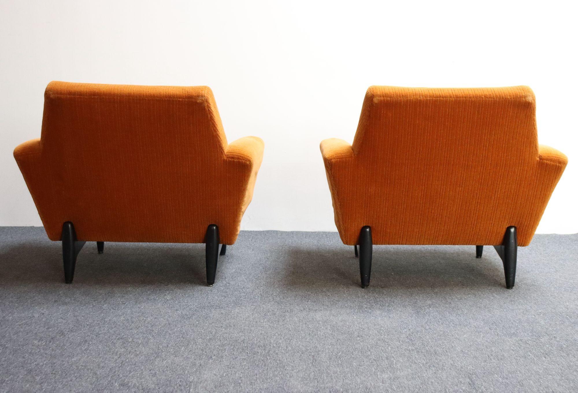 Mid-20th Century Pair of Italian Modernist Sculptural Lounge Chairs by Pizzetti For Sale