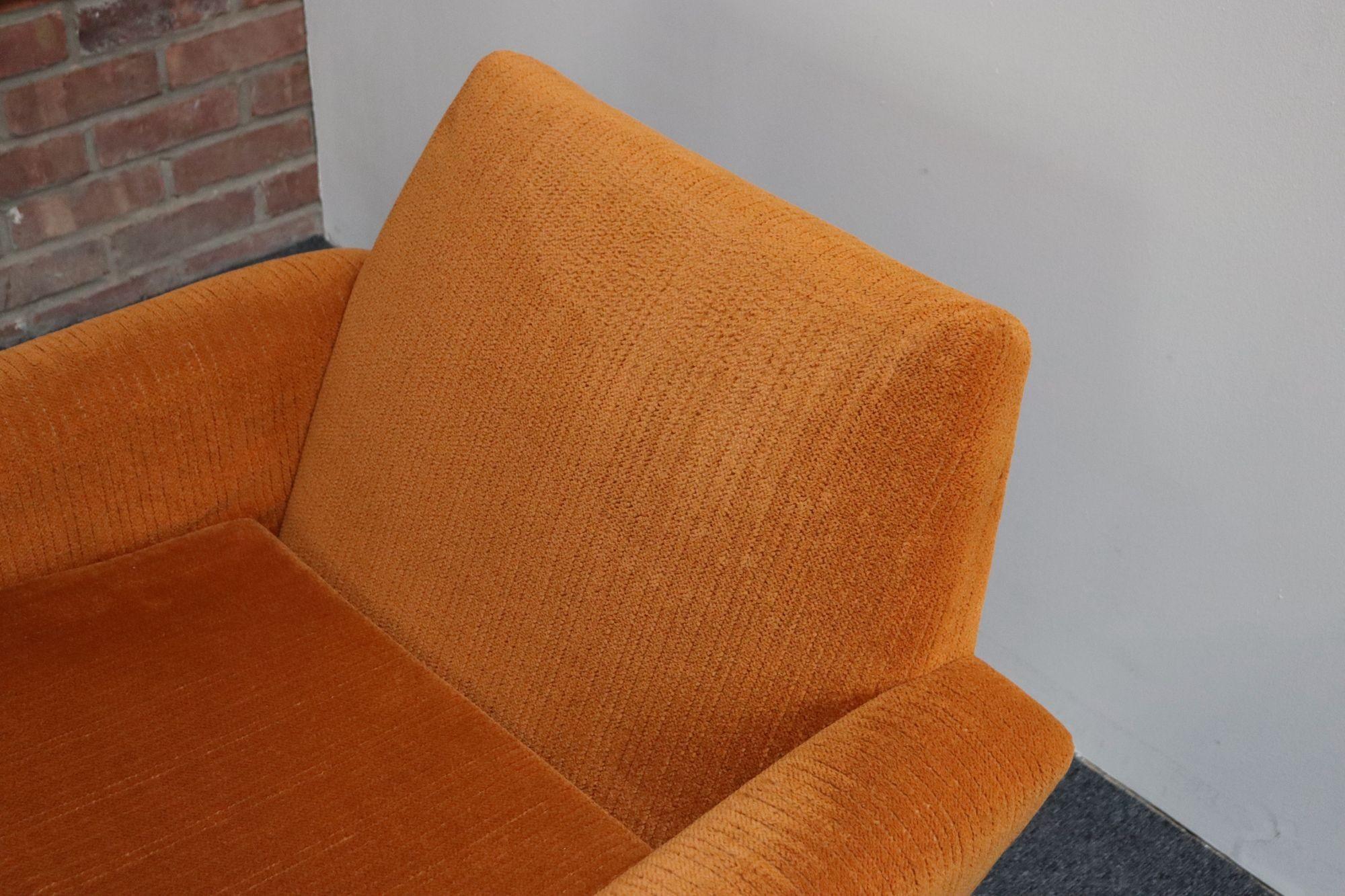 Pair of Italian Modernist Sculptural Lounge Chairs by Pizzetti For Sale 9