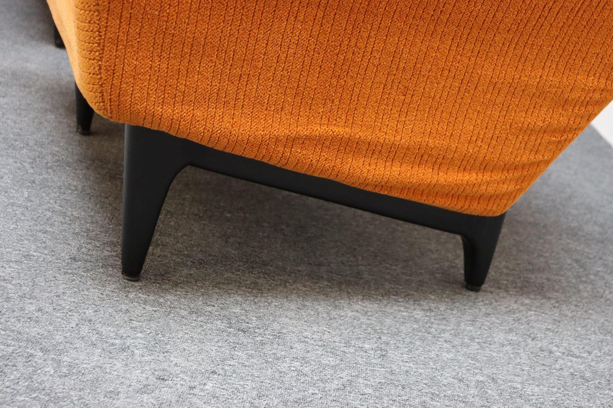 Pair of Italian Modernist Sculptural Lounge Chairs by Pizzetti For Sale 4