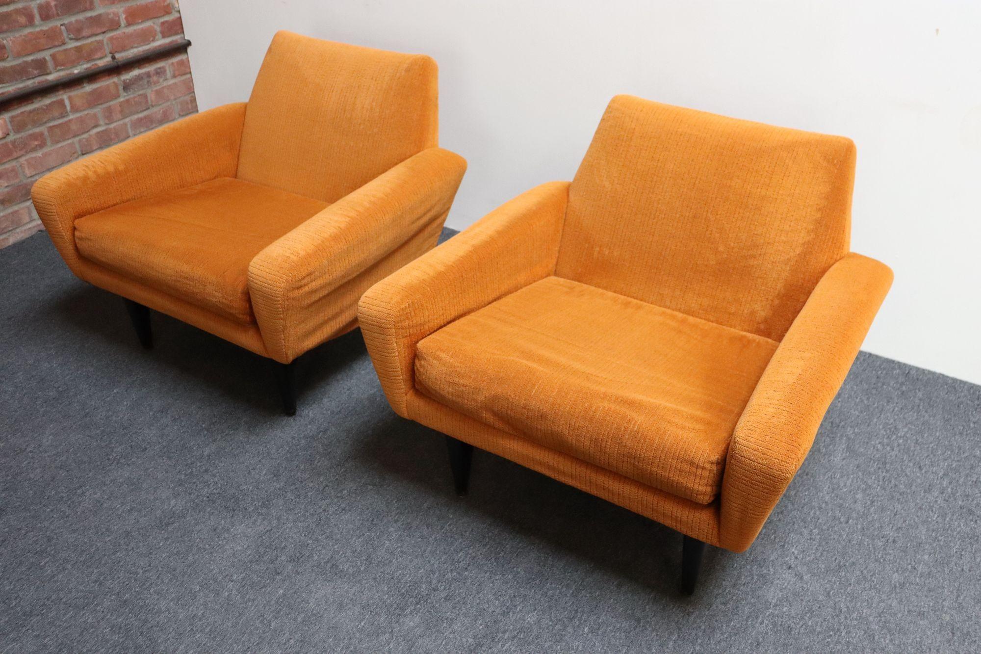 Pair of Italian Modernist Sculptural Lounge Chairs by Pizzetti In Good Condition For Sale In Brooklyn, NY