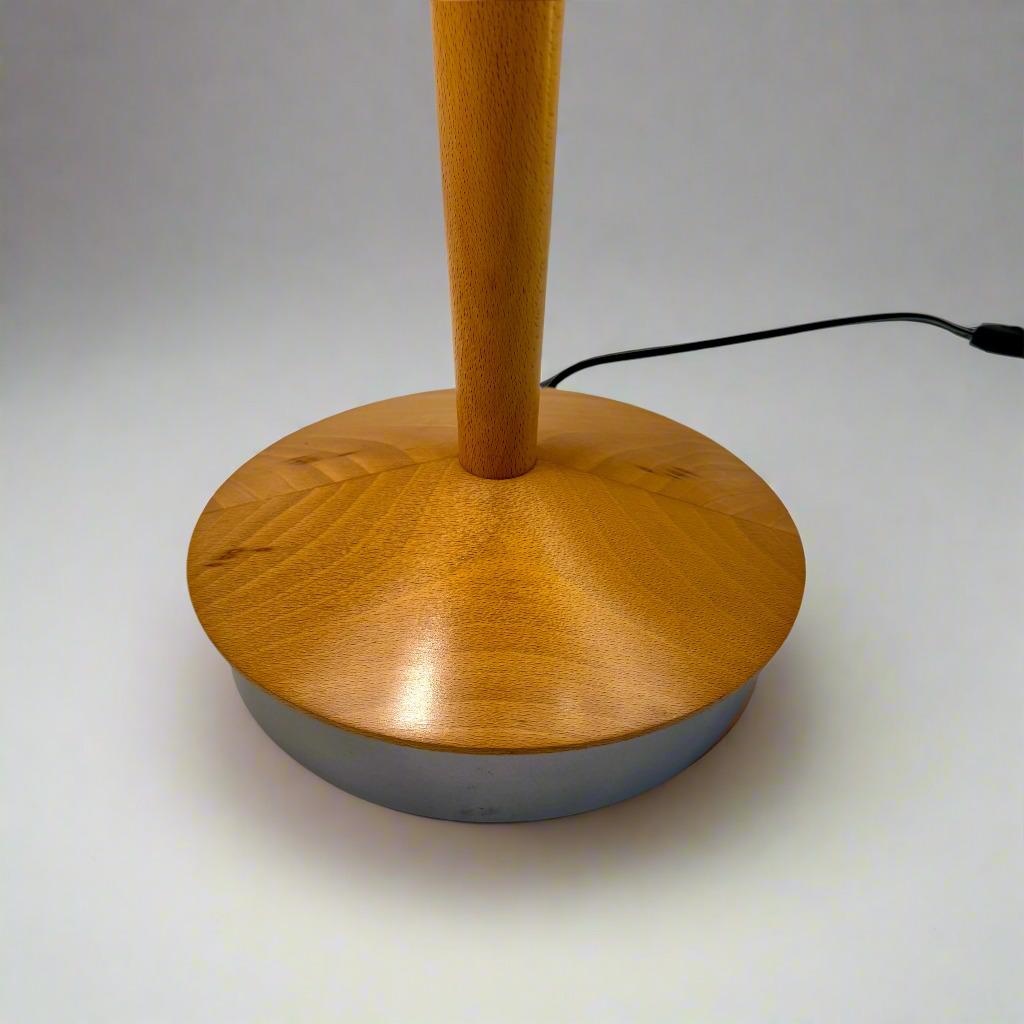 Coppia di lampade da tavolo moderniste italiane in vendita 3