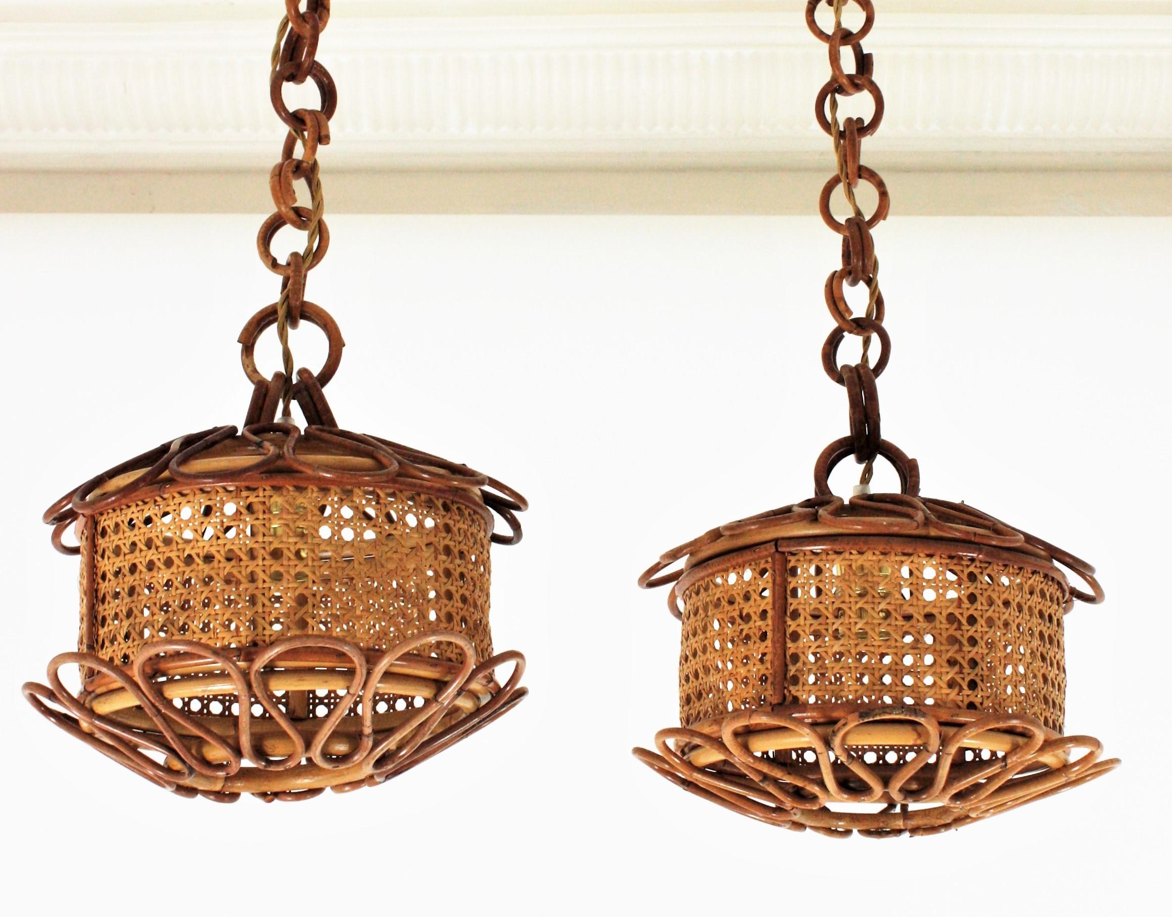 Woven Pair of Italian Modernist Wicker Wire & Rattan Pendants / Hanging Lights, 1950s