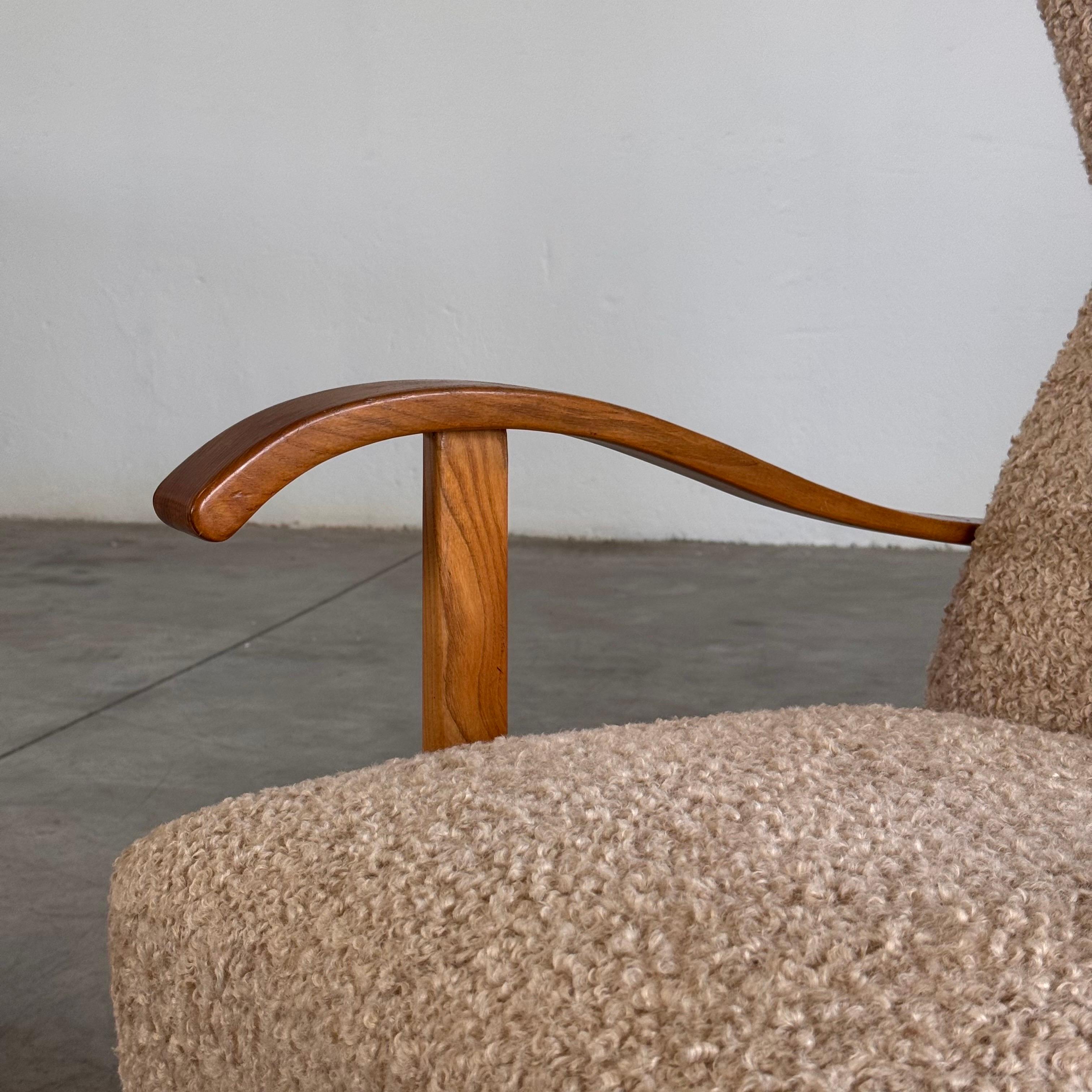 Pair of Italian Modernist Wing Chairs, by Melchiorre Bega, 1940s For Sale 5