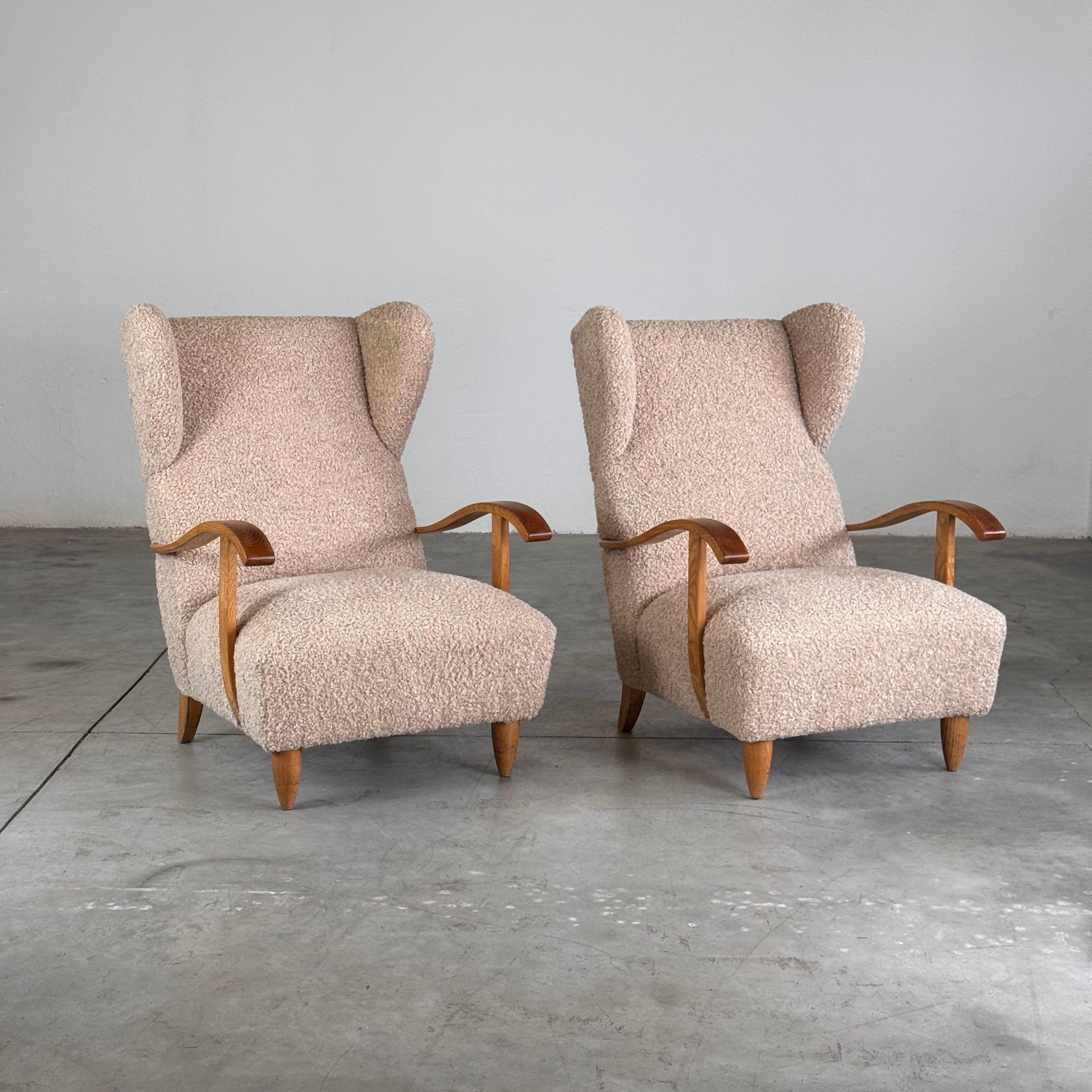 Fabric Pair of Italian Modernist Wing Chairs, by Melchiorre Bega, 1940s For Sale