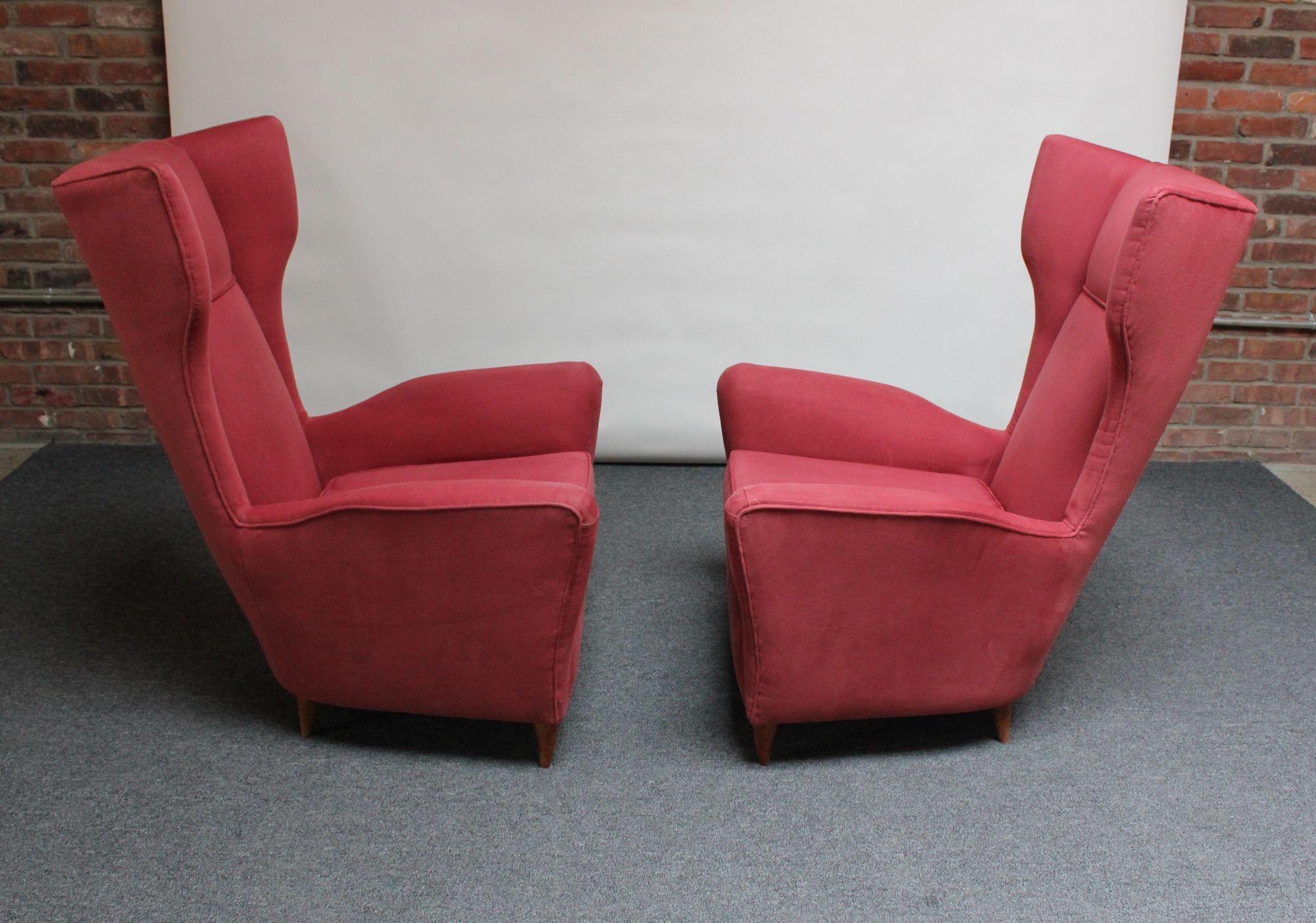 Mid-20th Century Pair of Italian Modernist Wingback Lounge Chairs by Ico Parisi For Sale