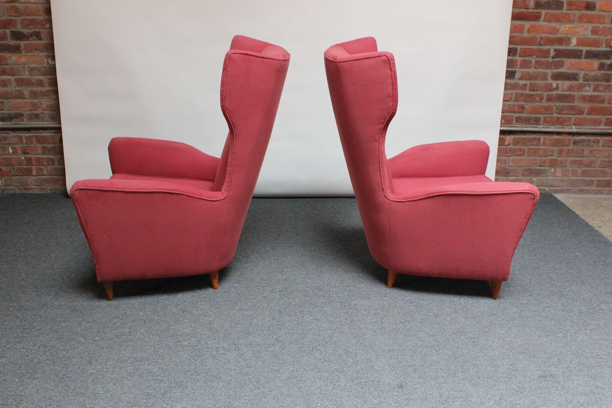 Pair of Italian Modernist Wingback Lounge Chairs by Ico Parisi For Sale 2