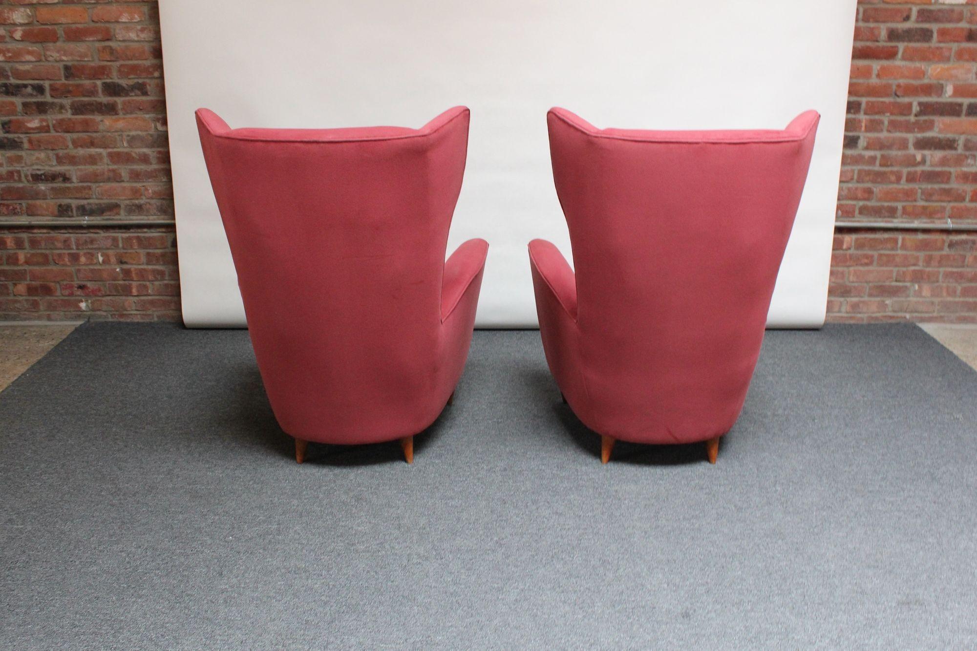 Pair of Italian Modernist Wingback Lounge Chairs by Ico Parisi For Sale 3