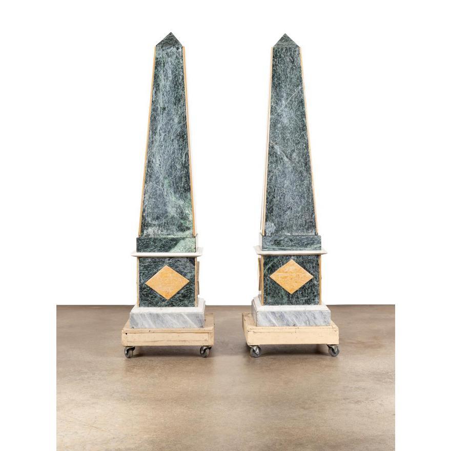 Paire d'obélisques monumentaux italiens en marbre en vente 3