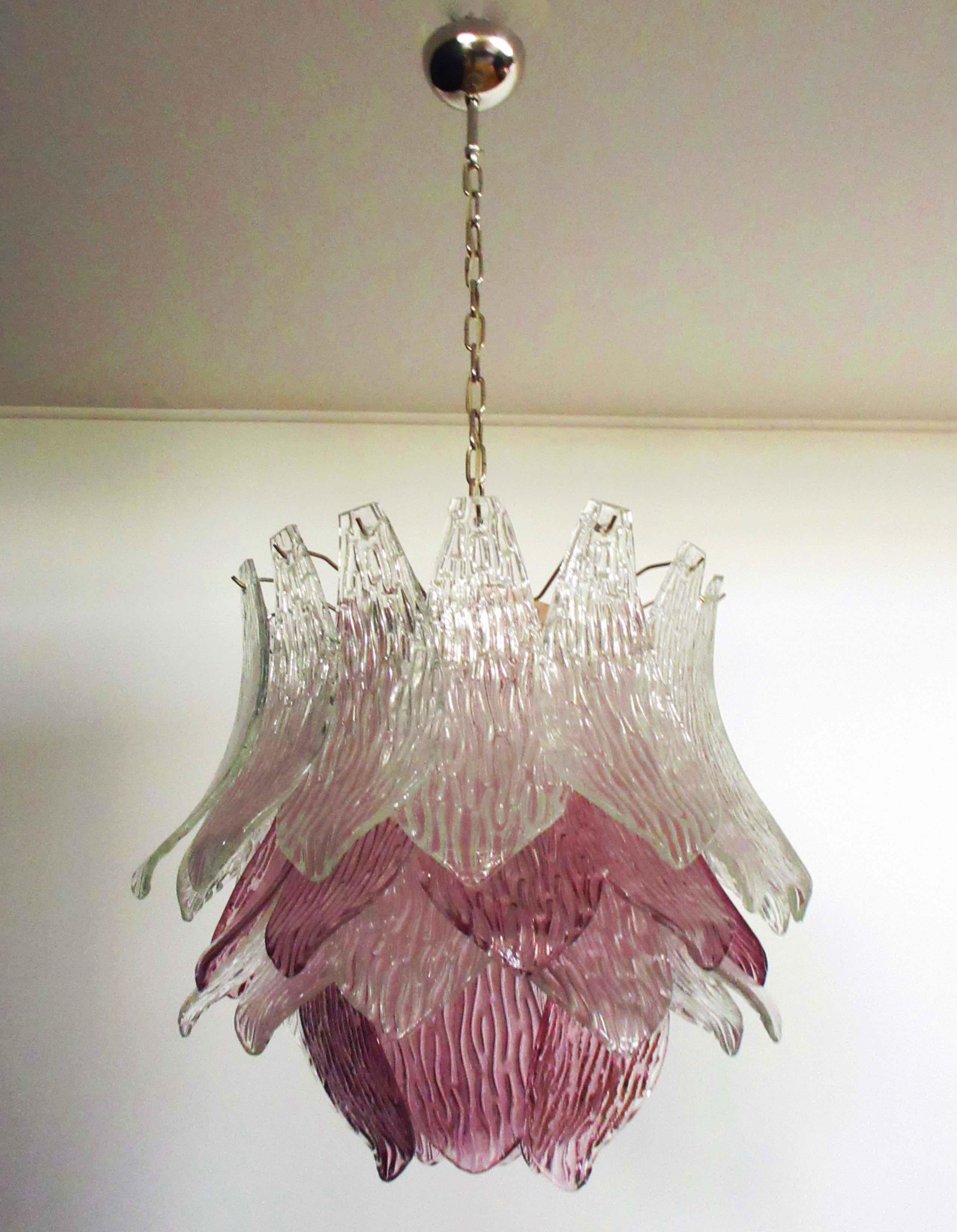 Paire de lustres italiens de Murano Verres transparents et améthyste:: Murano:: 1 en vente 2