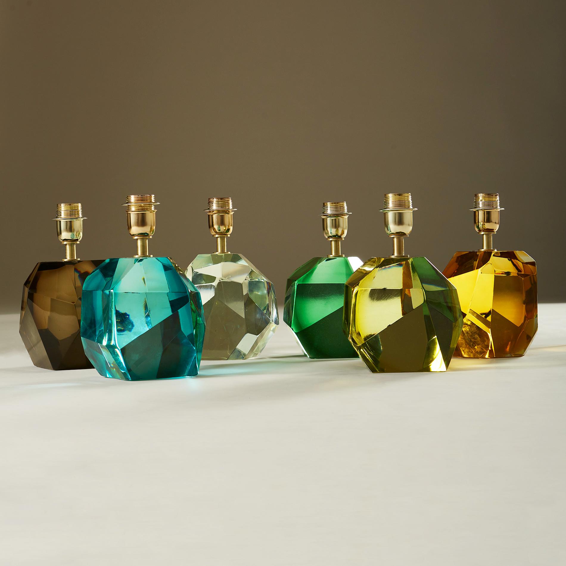 Paar italienische Murano-Schmuck-Tischlampen in Smaragdgrün mit Bergschmuck im Angebot 1