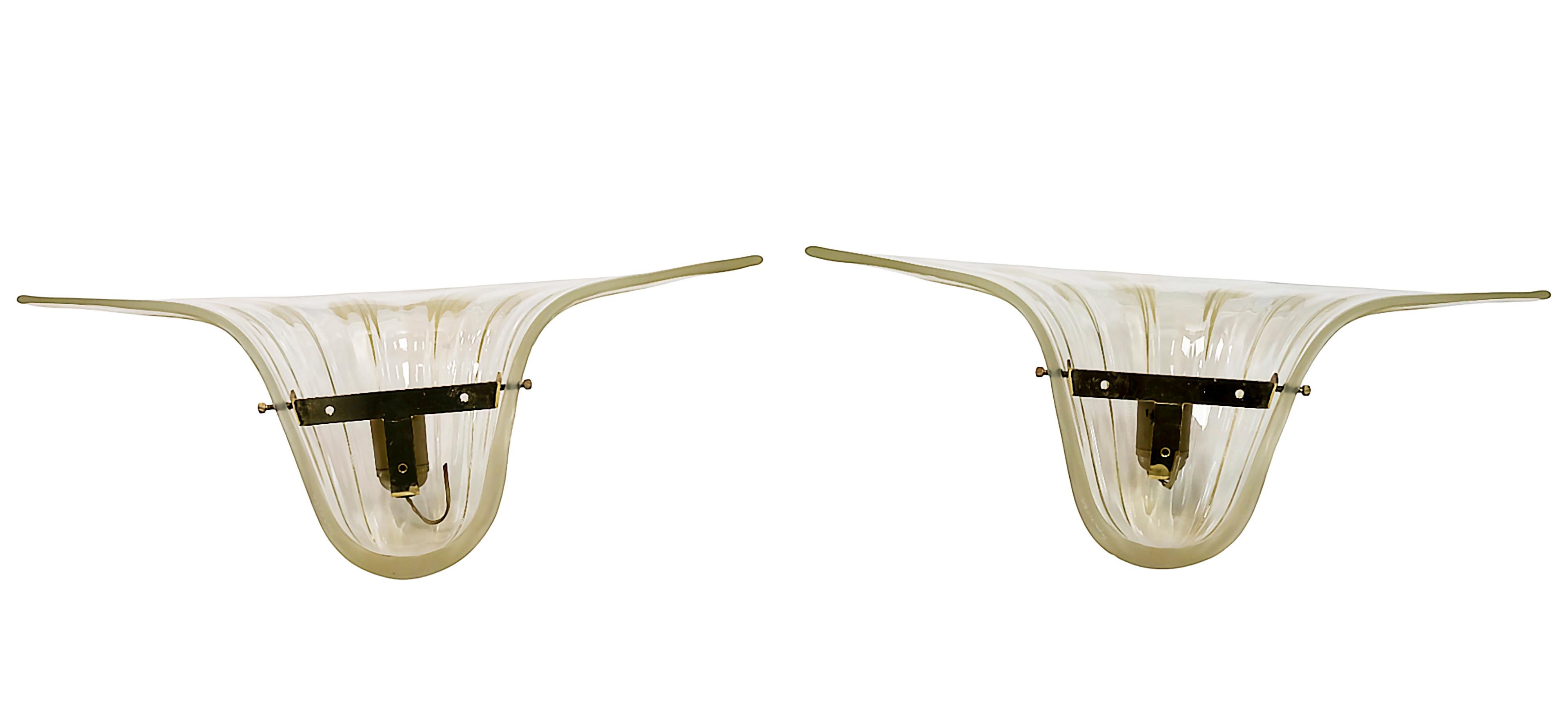 Pareja de apliques italianos de cristal de Murano y latón de Seguso en Bueno estado para la venta en Vilnius, LT