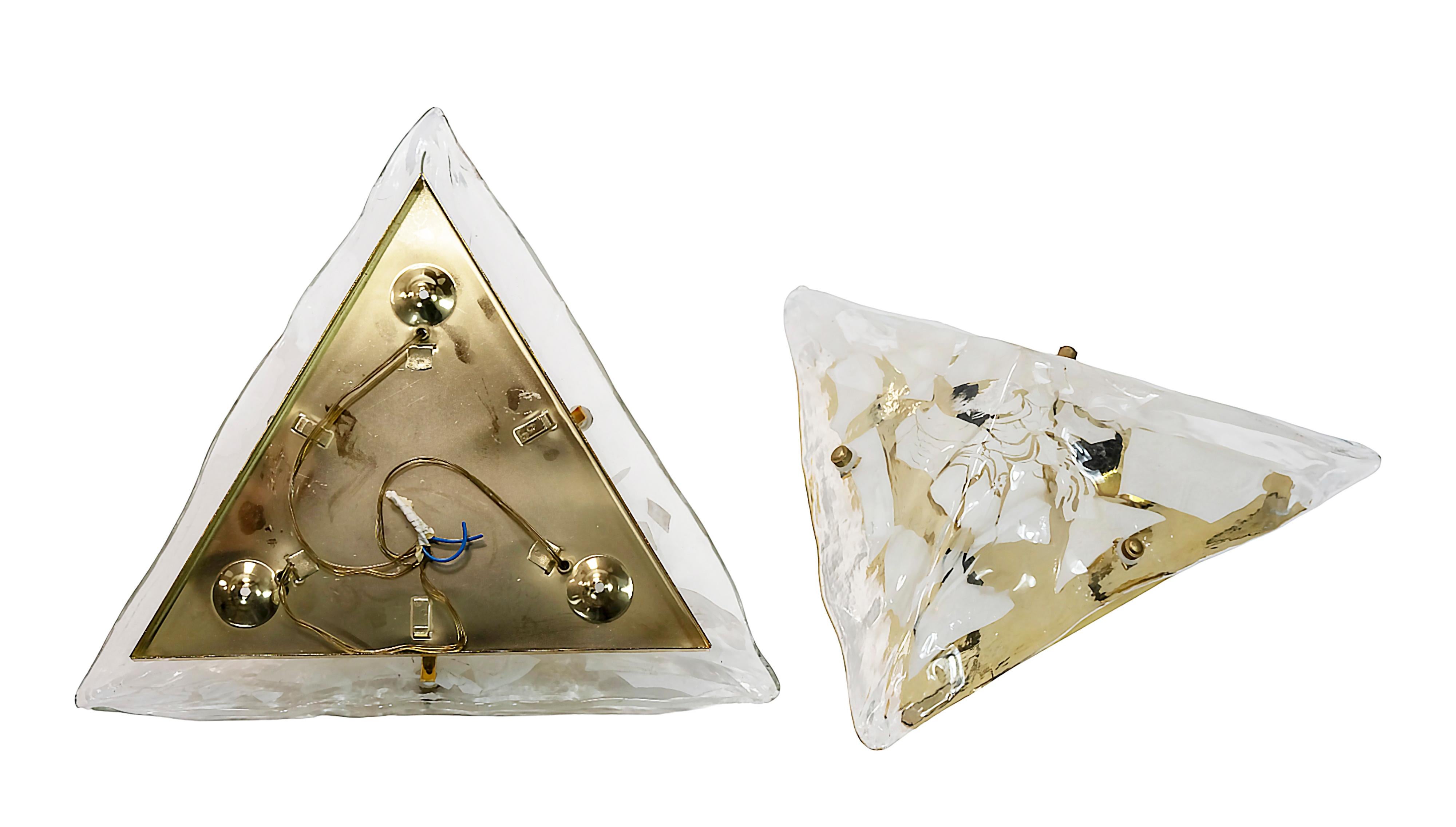 Fatto a mano Coppia di lampade da parete in vetro di Murano e ottone in vendita