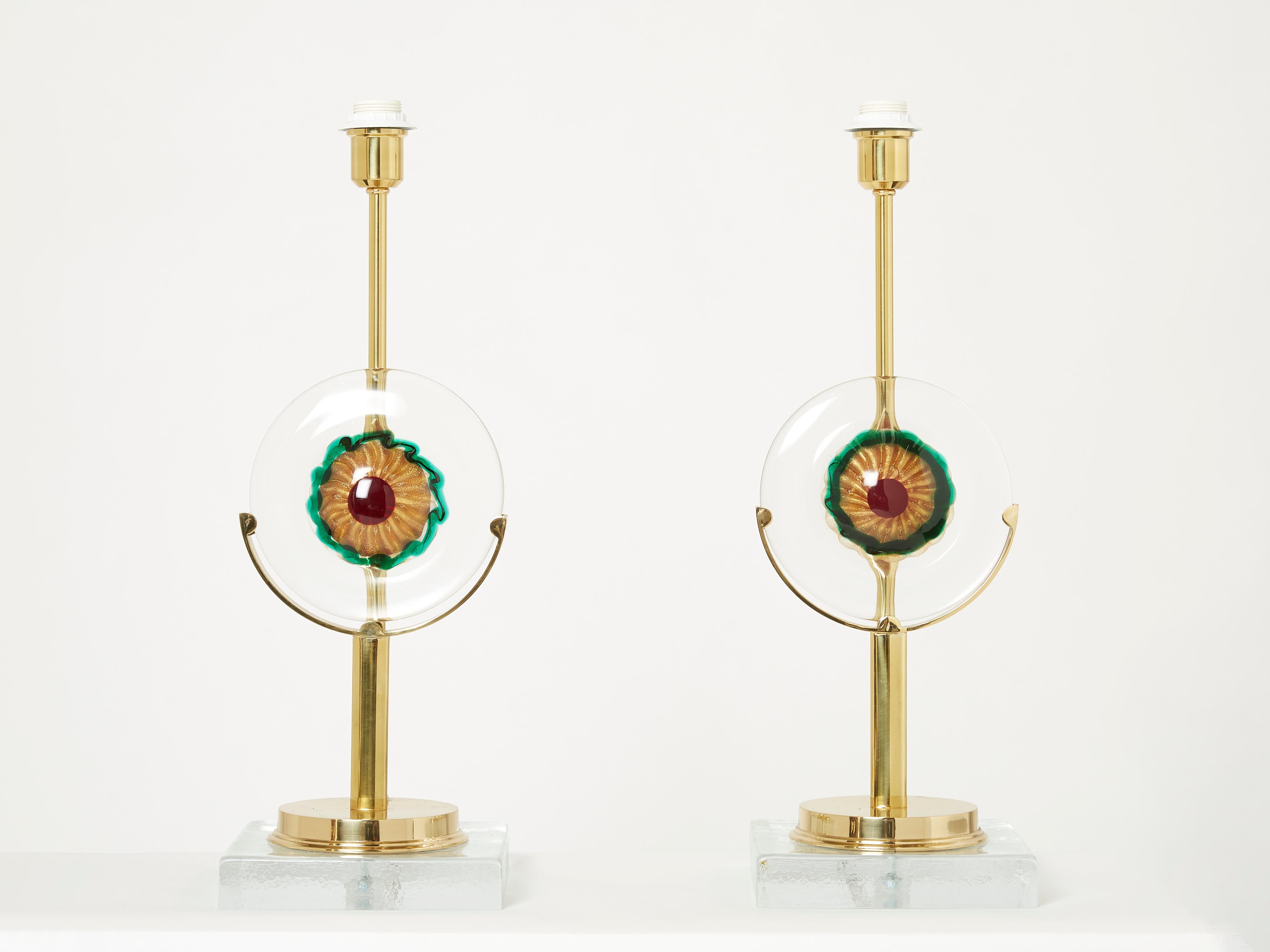 Paar italienische Rattan-Tischlampen aus Muranoglas und Messing, 1970er Jahre im Angebot 1
