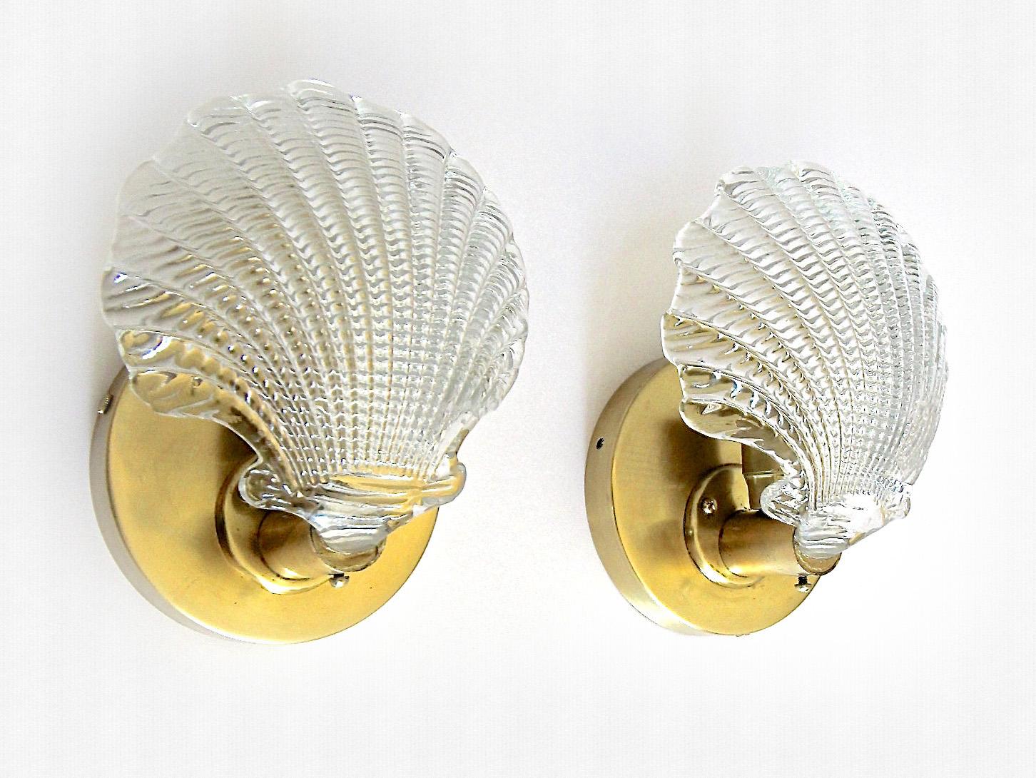 Pair of Italian Murano Glass Clam Shell Shaped Wall Sconces 7