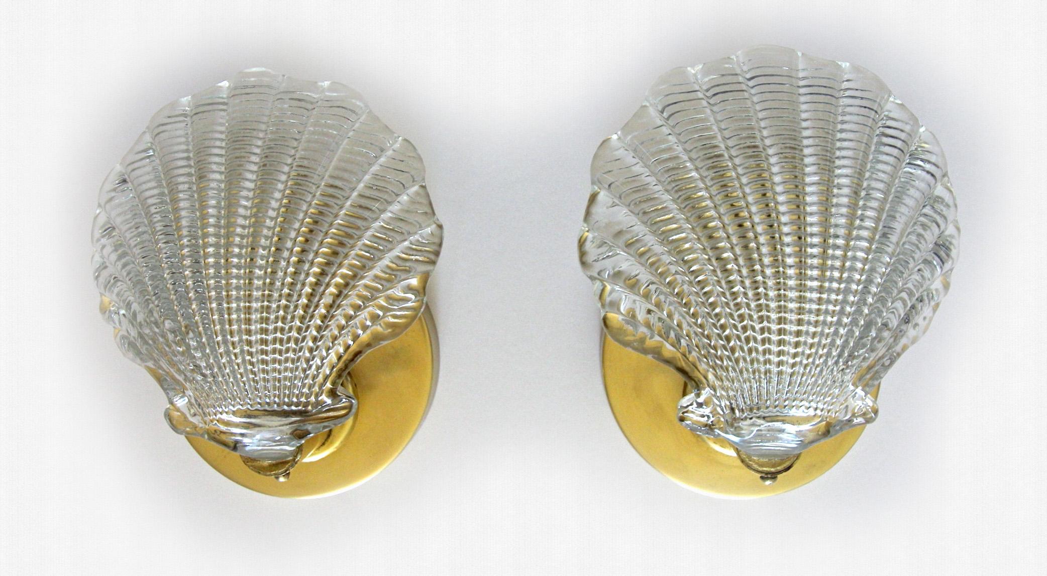Pair of Italian Murano Glass Clam Shell Shaped Wall Sconces 1
