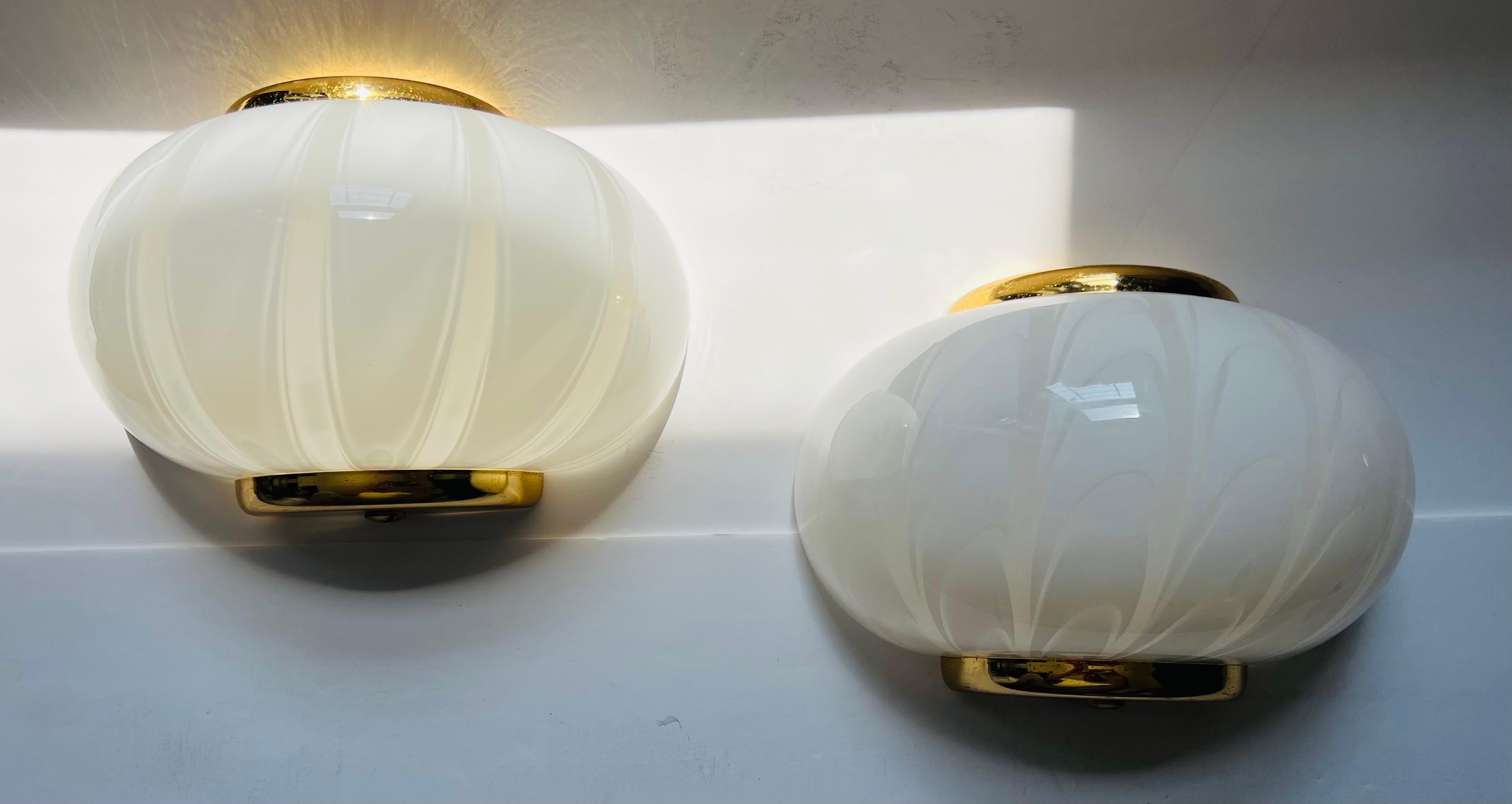Late 20th Century Pair of Italian Murano Glass Fabbian 1970 Wall Lights Midcentury Sconces