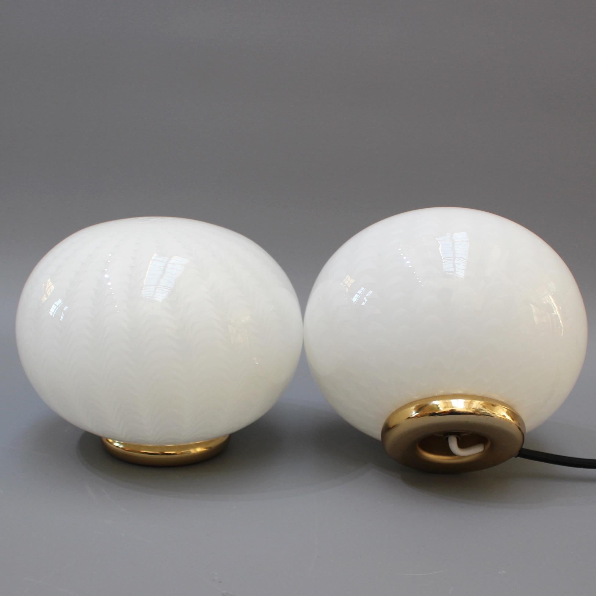 Pair of Italian Murano Glass Globe Table Lamps, circa 1970s In Good Condition In London, GB