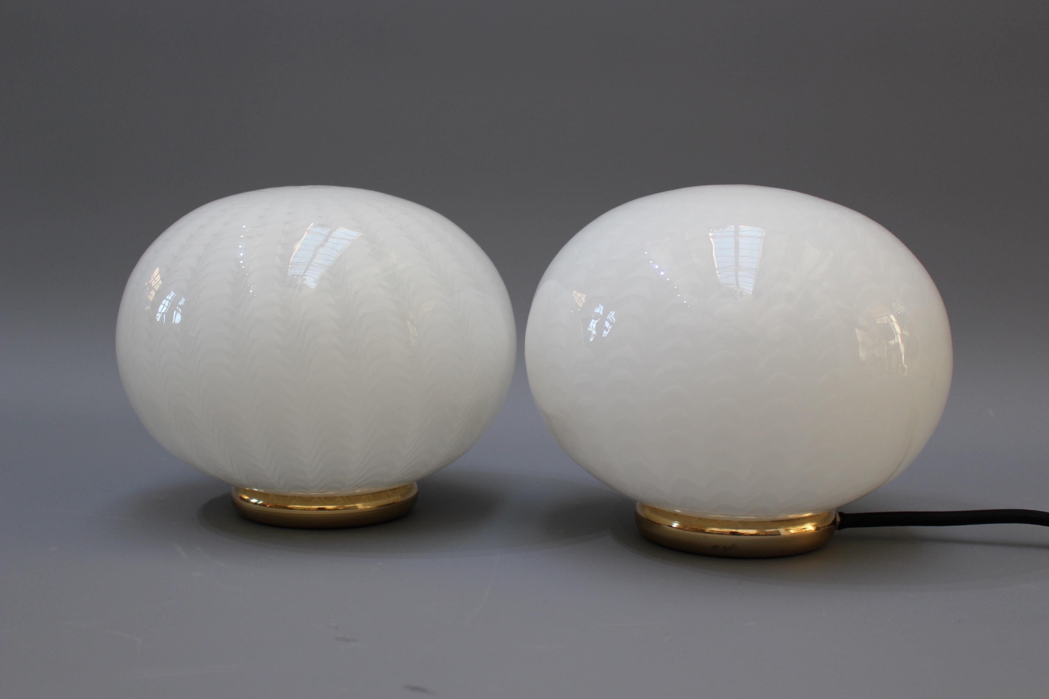 Pair of Italian Murano Glass Globe Table Lamps, circa 1970s 2