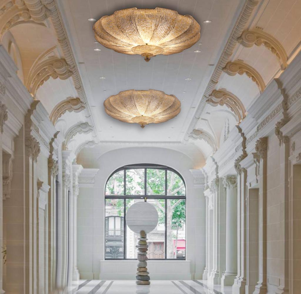 Italiano Coppia di lampade da incasso o da soffitto moderne in vetro di Murano con foglie d'oro in vendita