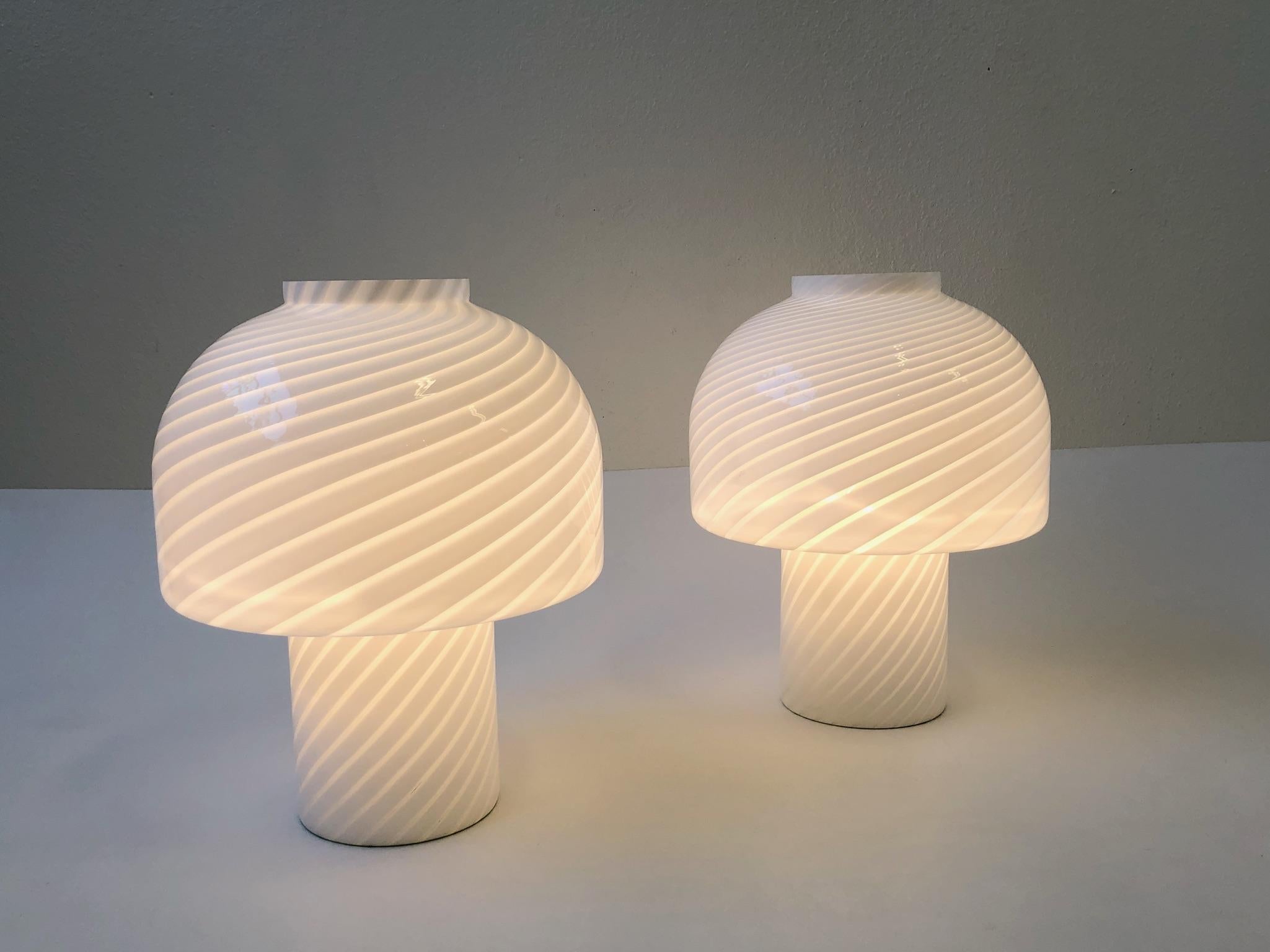 Modern Pair of Italian Murano Glass Mushroom Table Lamps by Vetri