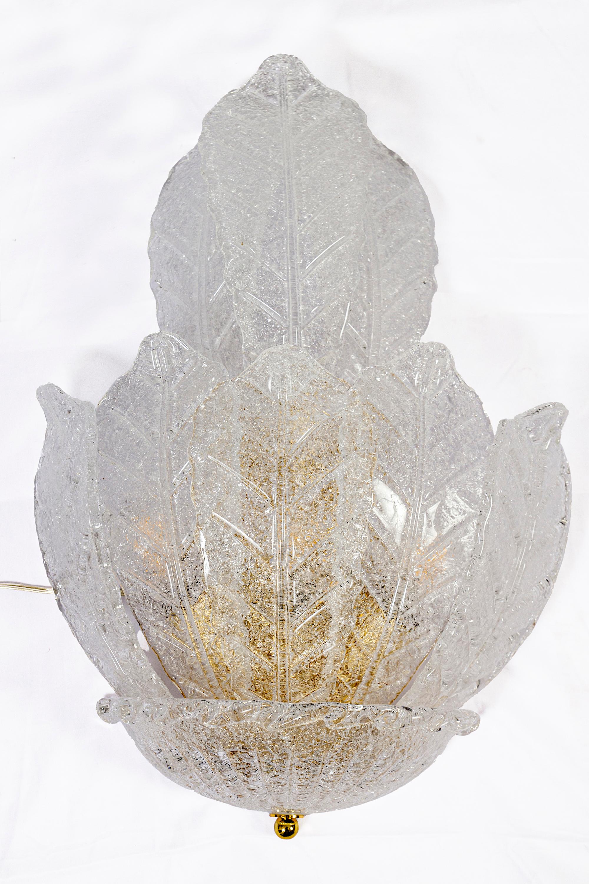 Mid-Century moderno Coppia di lampade da parete Ninfea in vetro di Murano in vendita