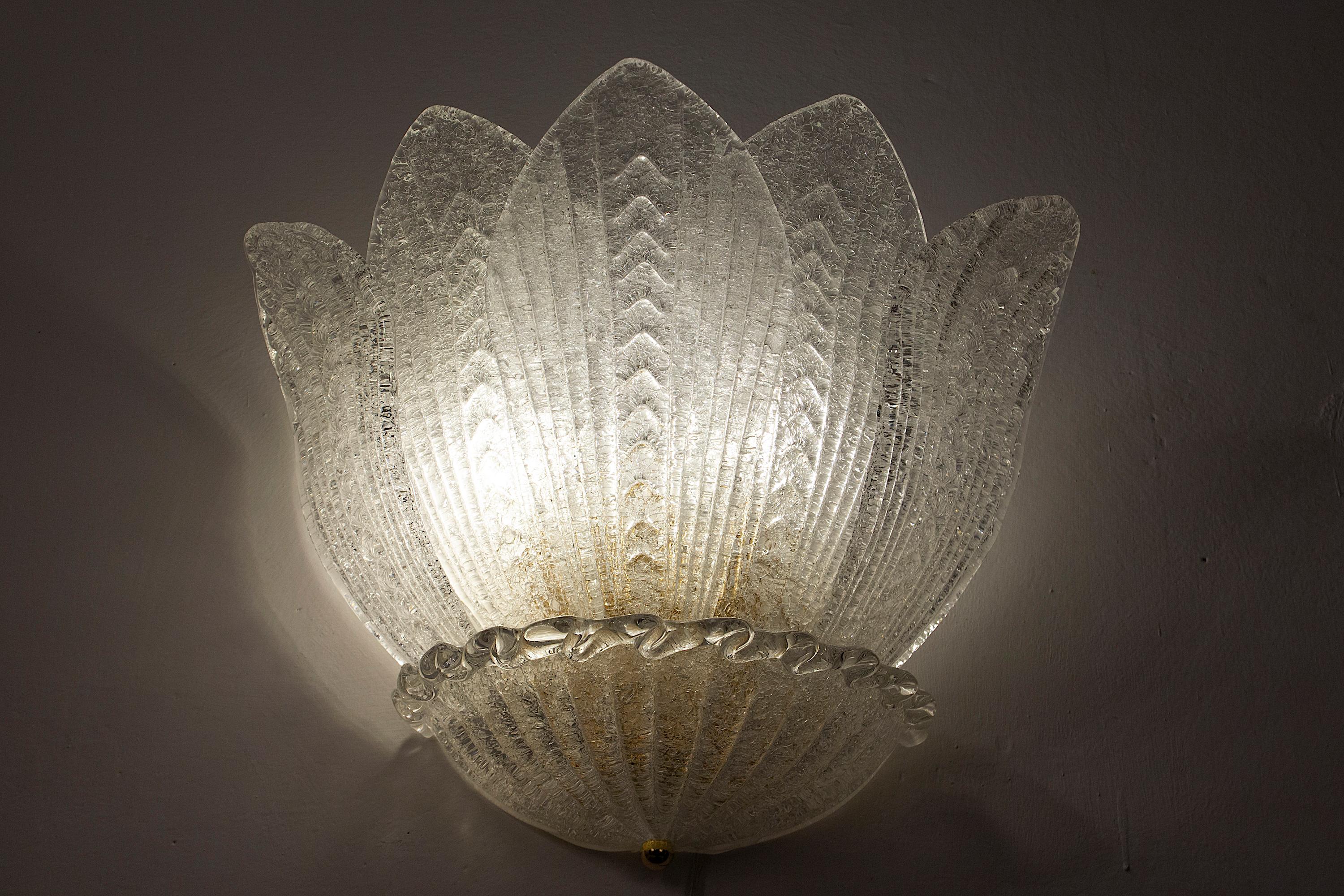 XX secolo Coppia di lampade da parete Ninfea in vetro di Murano in vendita