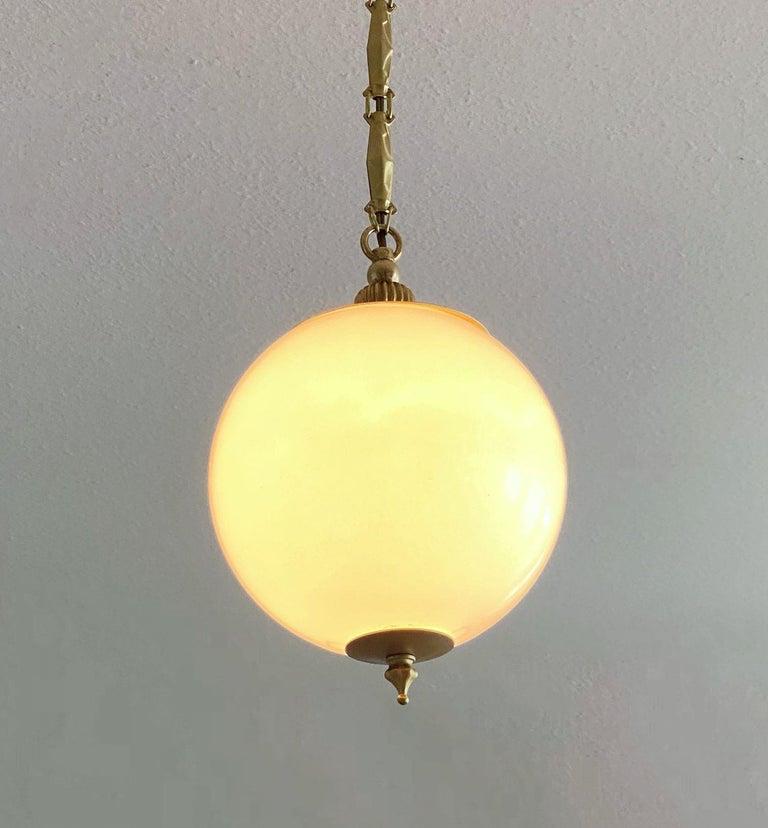 Paire de suspensions italiennes en verre de Murano avec monture en laiton oxydé perlé, années 1960 en vente 4