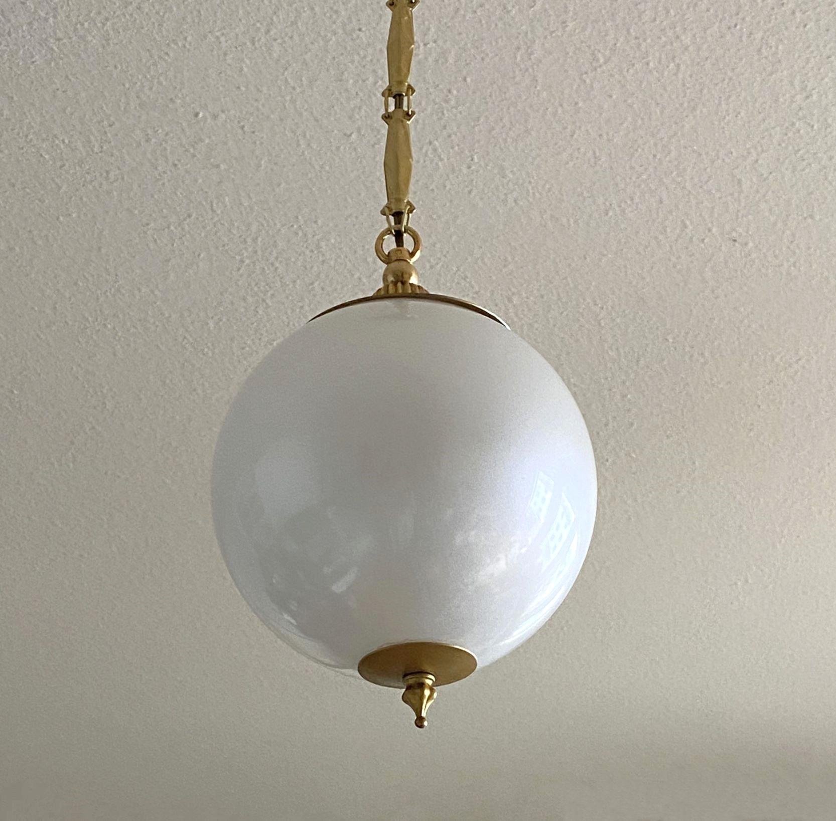 Pair of Italian Murano Glass Pendants in Pearl Optic Brass Mounted, 1960s For Sale 2