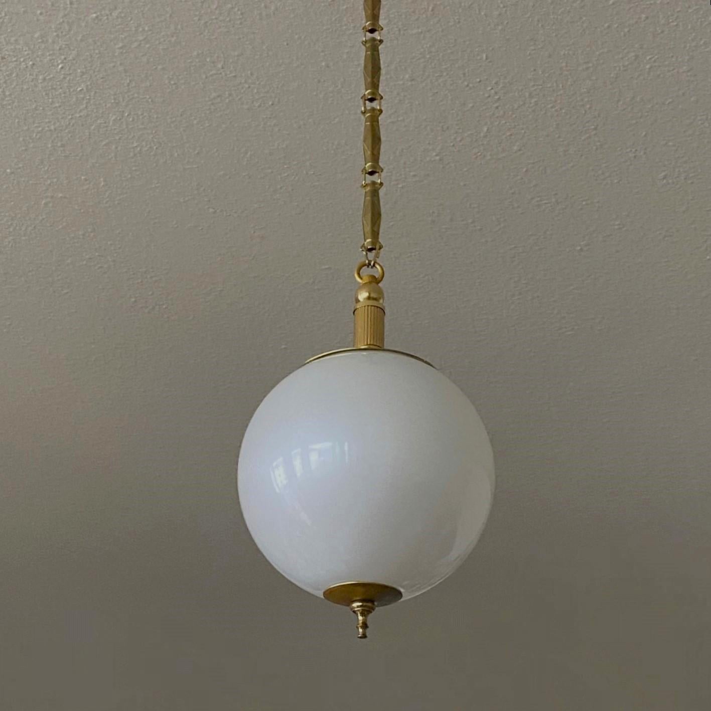 Pair of Italian Murano Glass Pendants in Pearl Optic Brass Mounted, 1960s For Sale 2