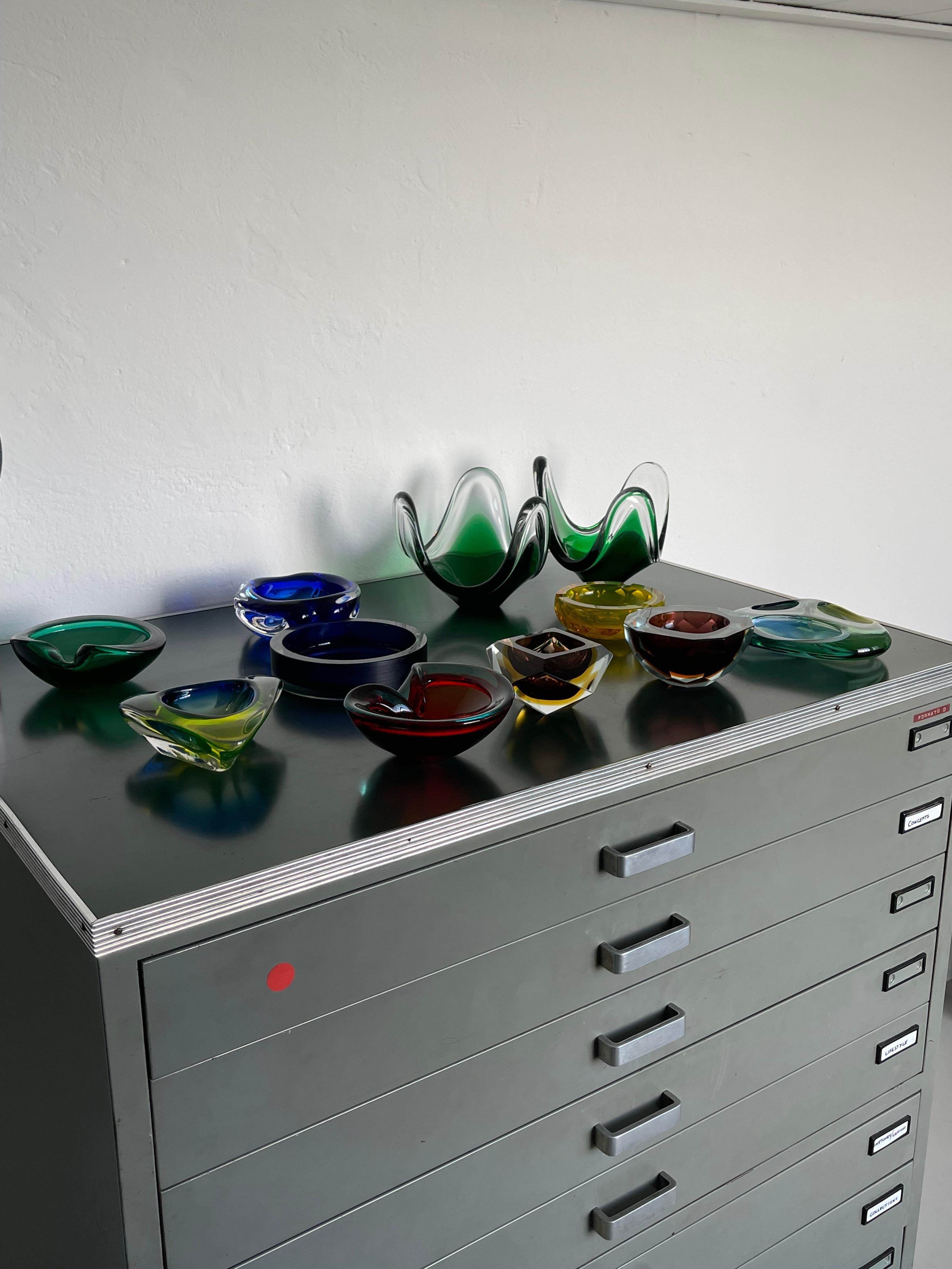 Vetro di Murano Coppia di sculture italiane in vetro di Murano, centrotavola in vetro verde e trasparente in vendita