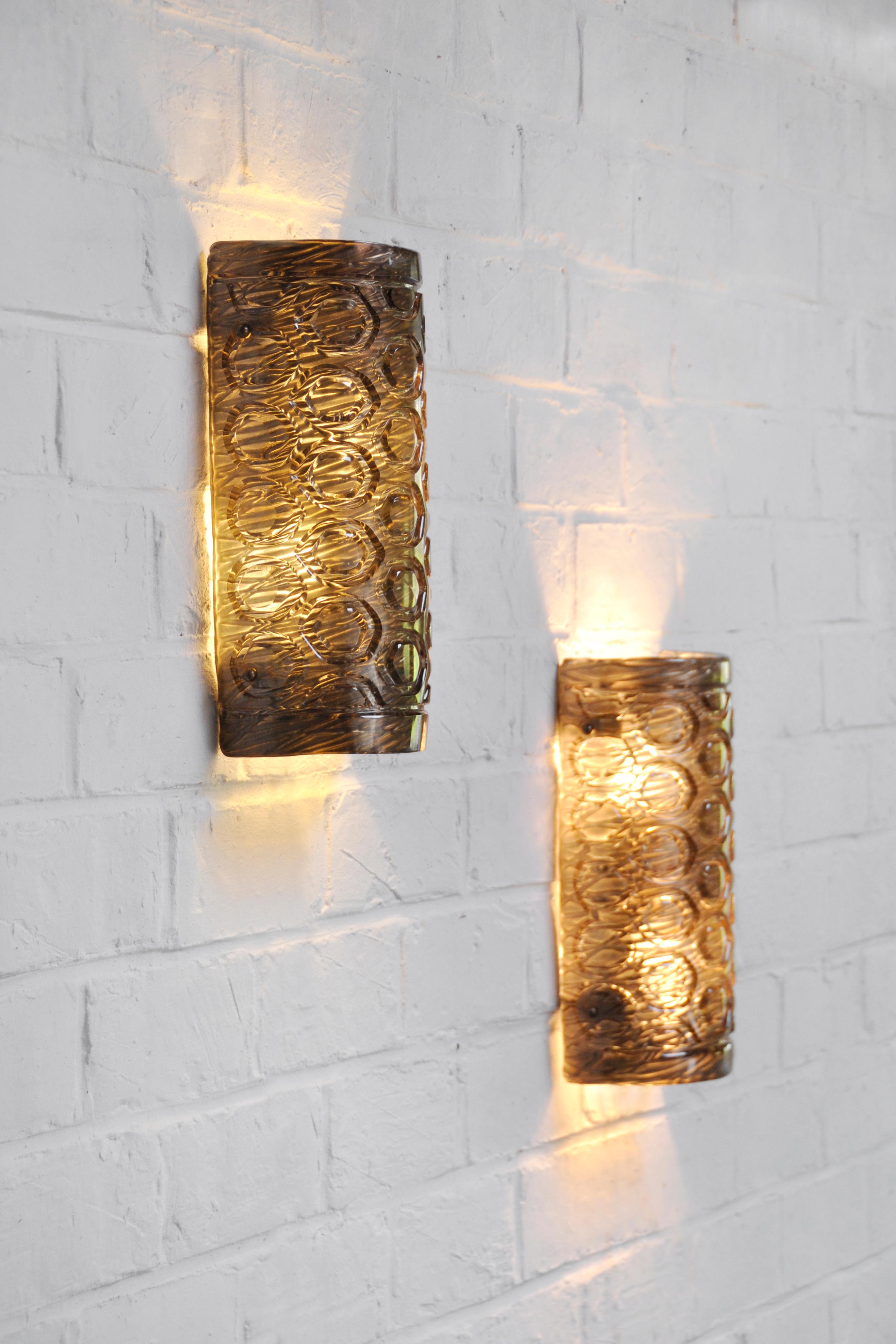 Mid-Century Modern Pair of Italian Murano Glass Wall Lights with Geometric Patterns, 1960's For Sale