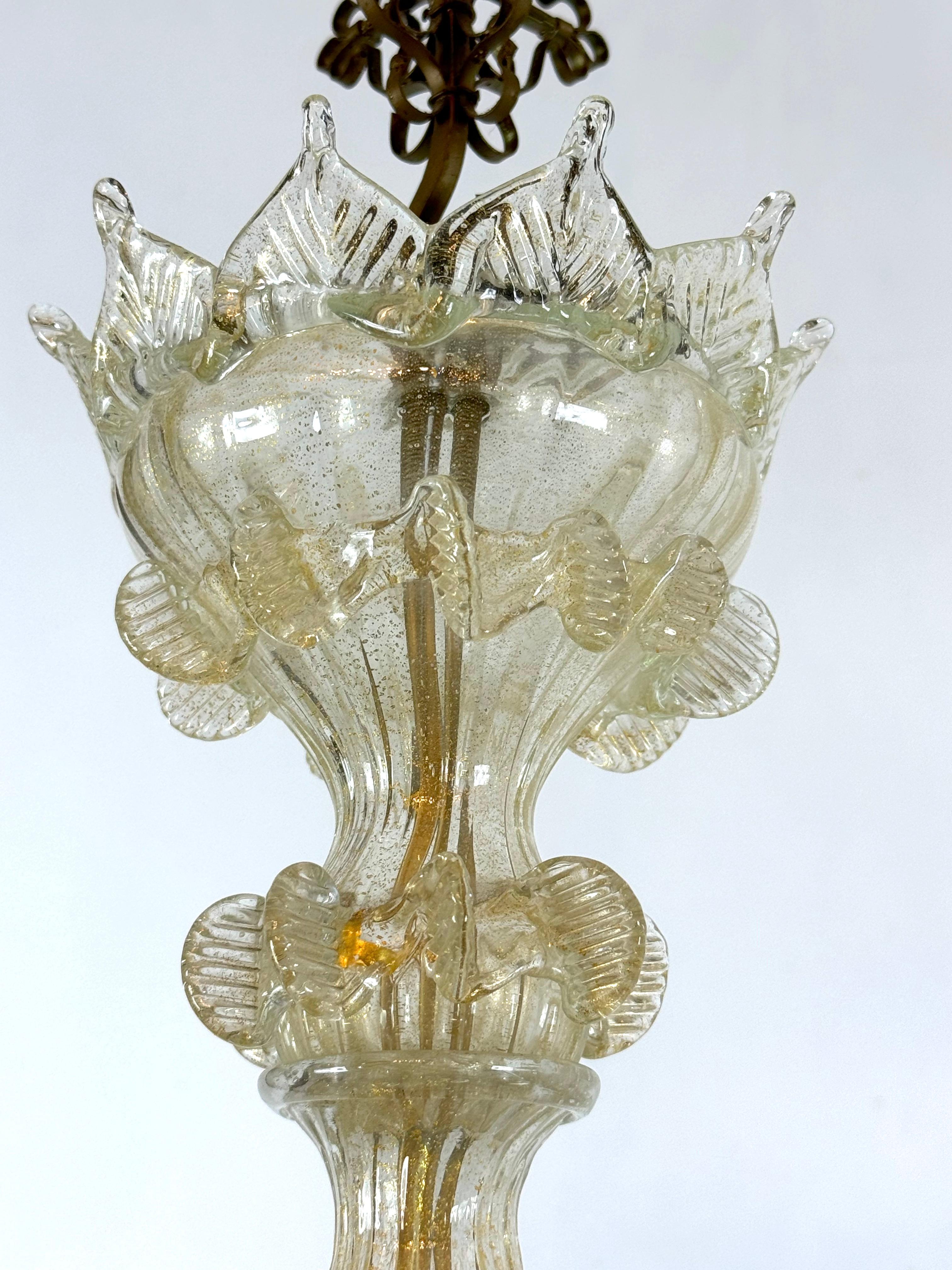 Ein Paar italienische Murano-Kronleuchter mit Goldstaub aus den 50er Jahren. im Angebot 8