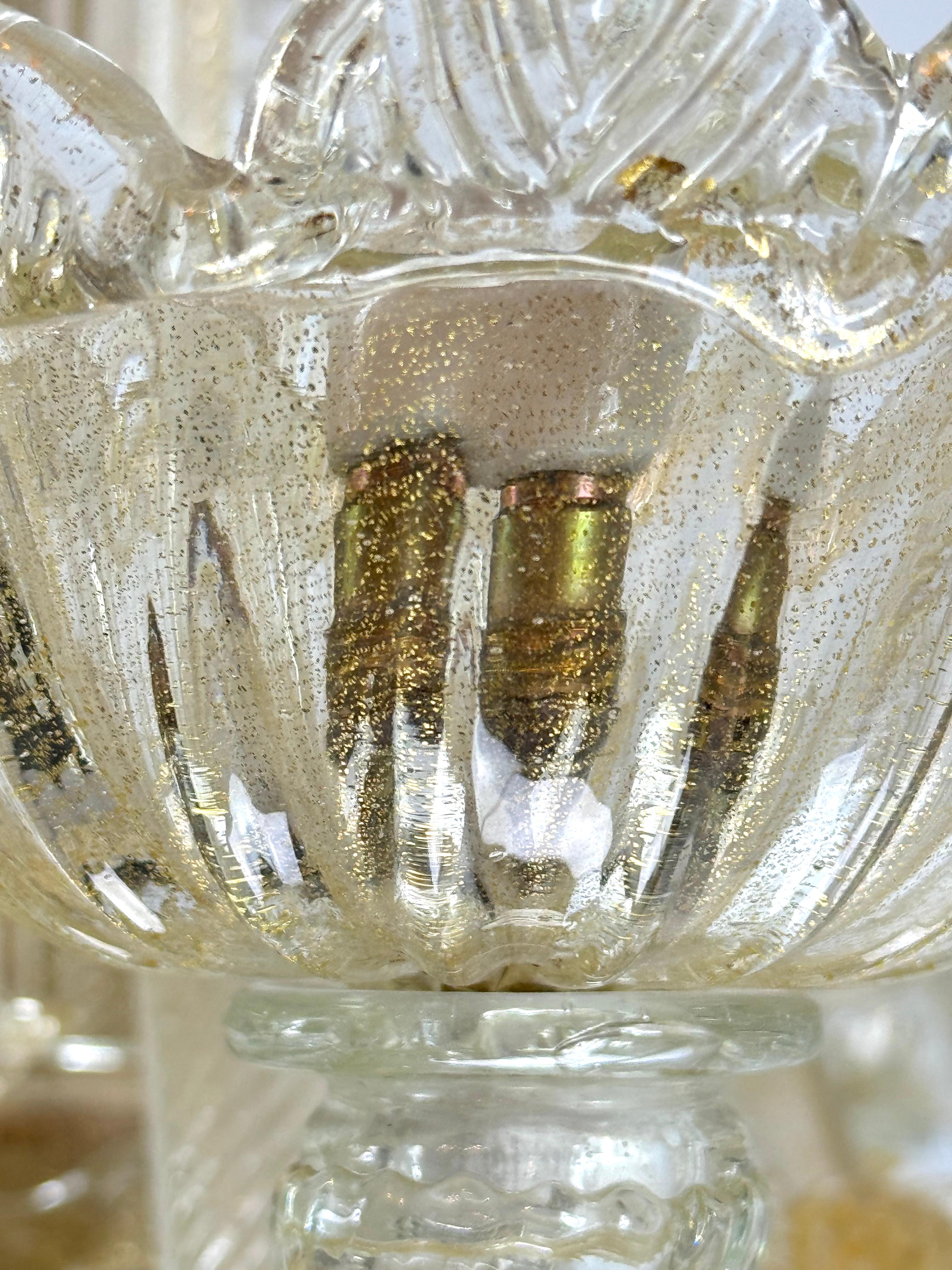 Ein Paar italienische Murano-Kronleuchter mit Goldstaub aus den 50er Jahren. im Angebot 12